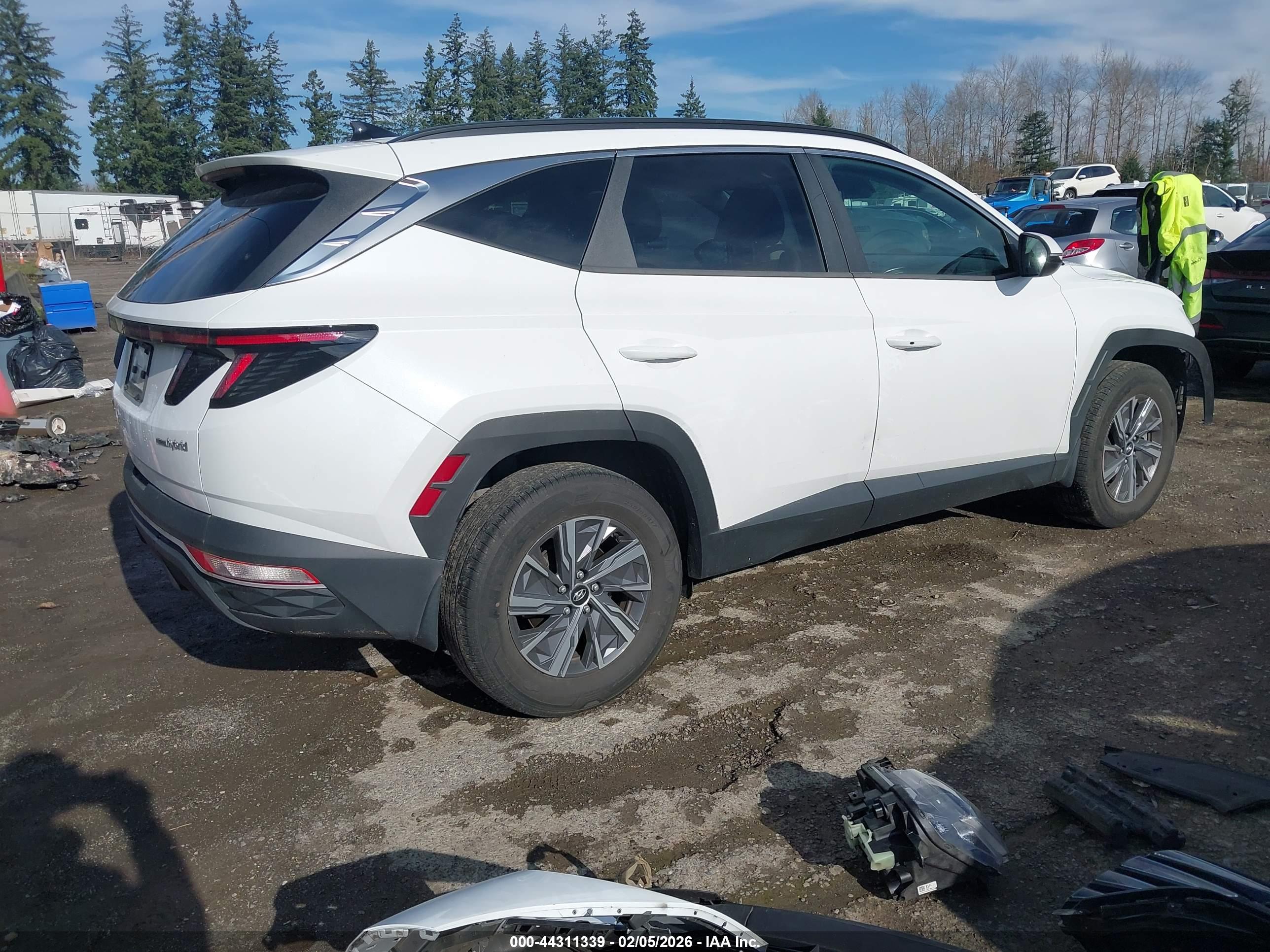 HYUNDAI TUCSON image 4