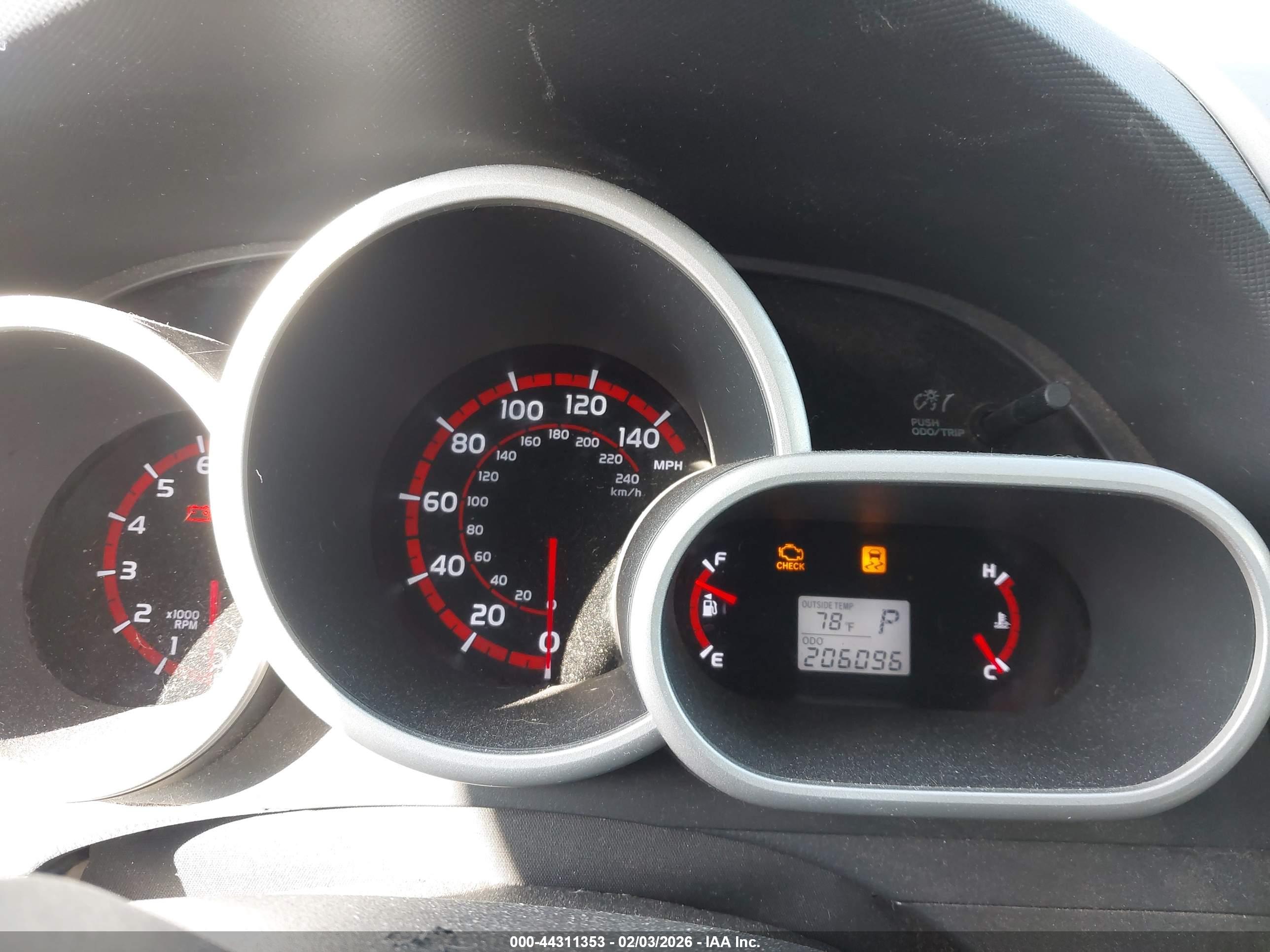 PONTIAC VIBE image 7