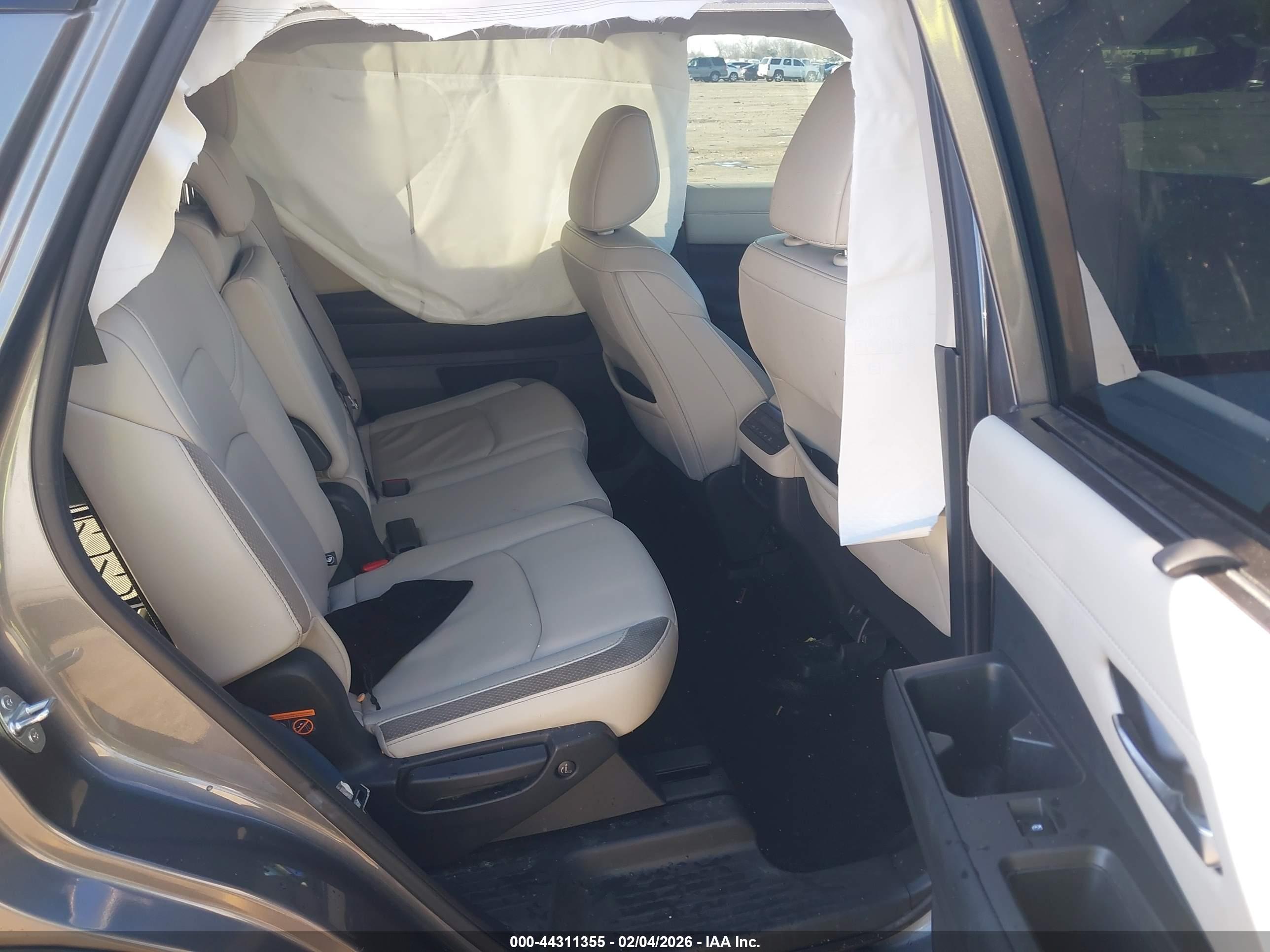 NISSAN PATHFINDER image 8