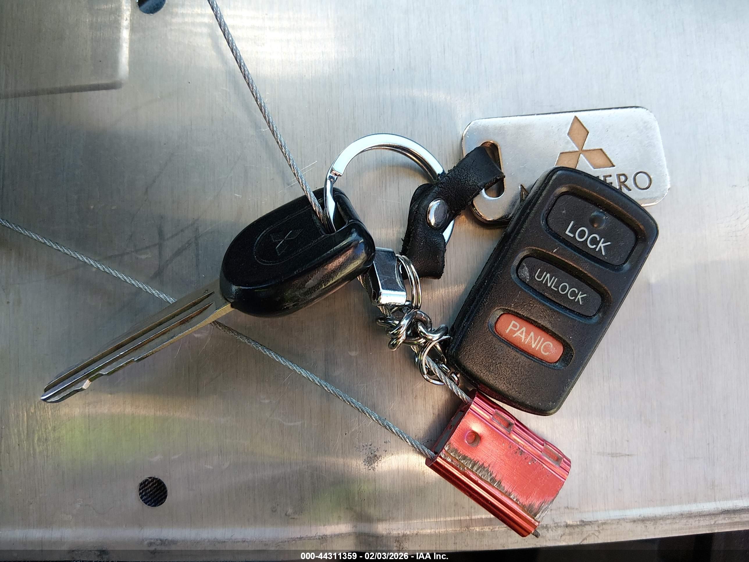 MITSUBISHI MONTERO image 11