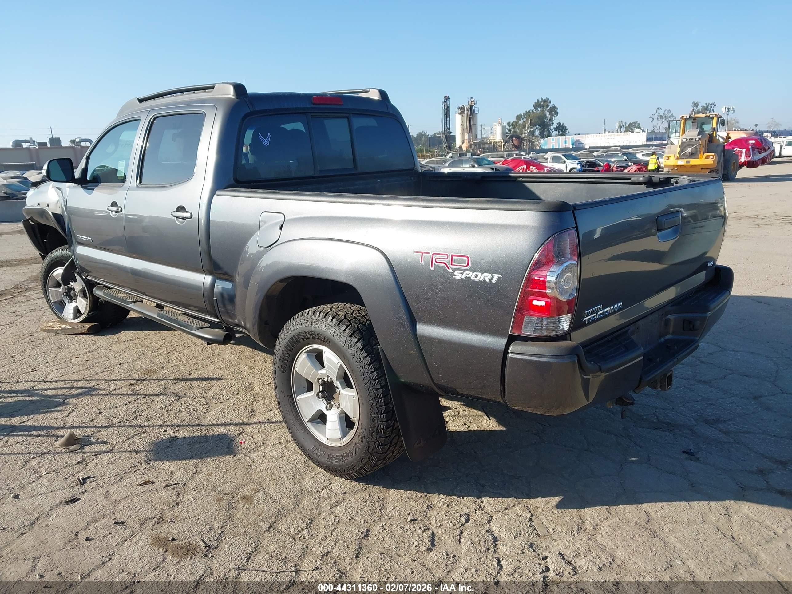TOYOTA TACOMA image 3