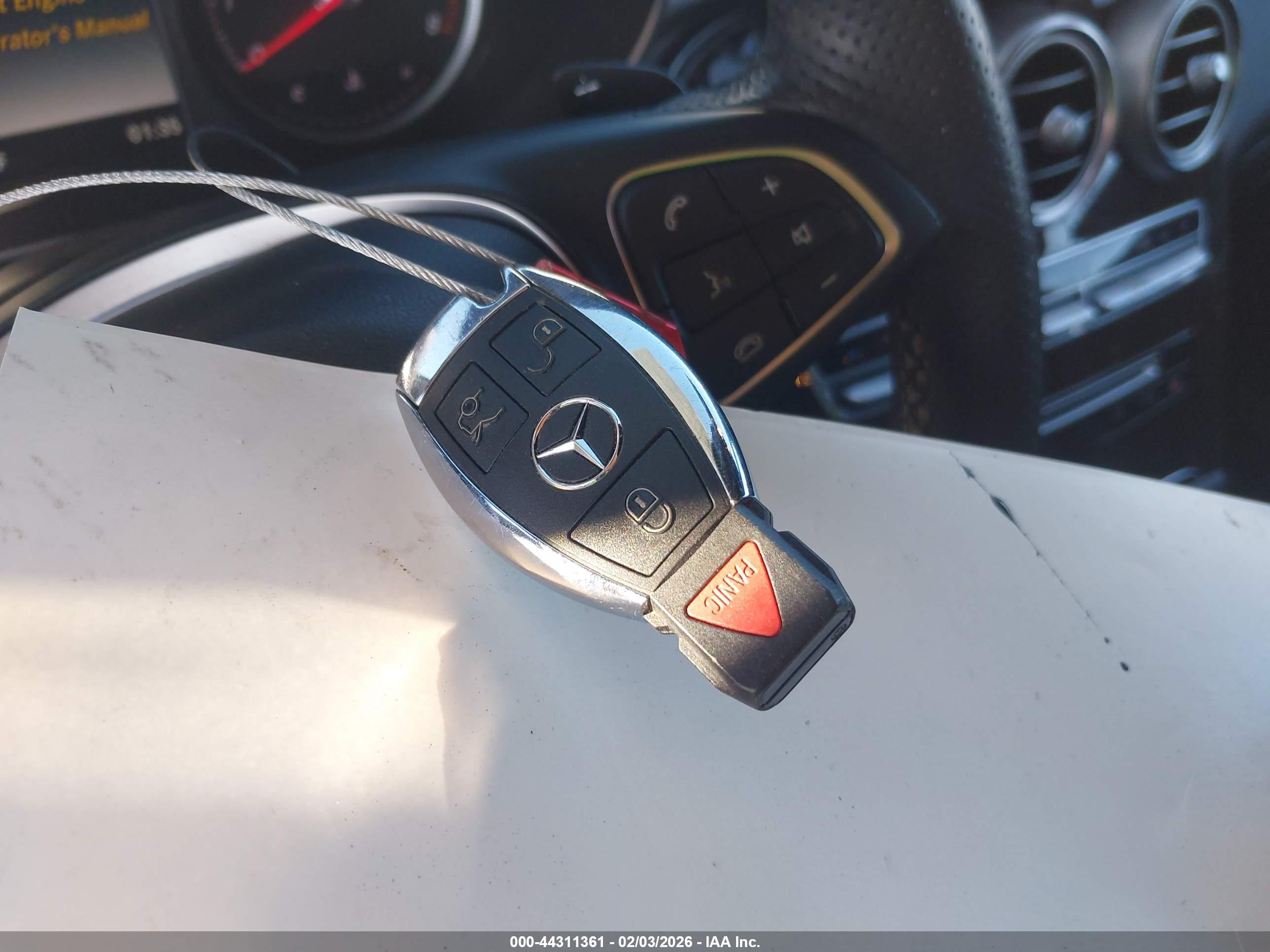 MERCEDES-BENZ GLC image 11