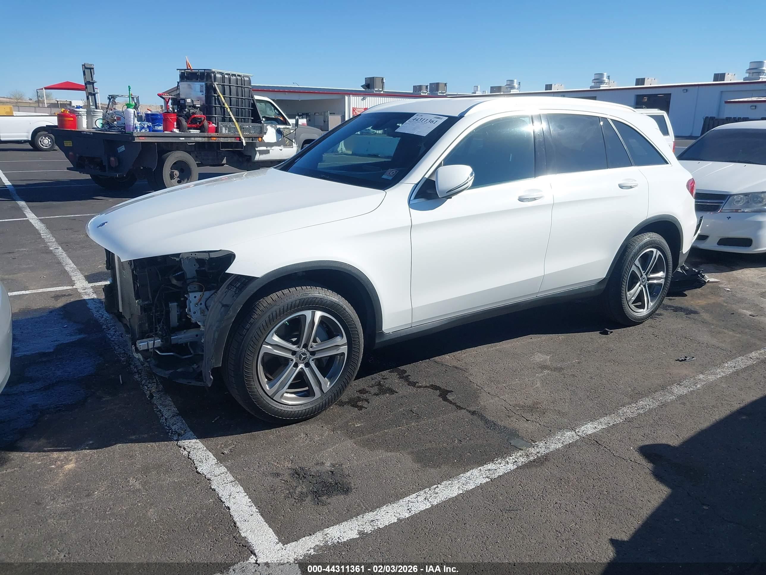 MERCEDES-BENZ GLC image 2