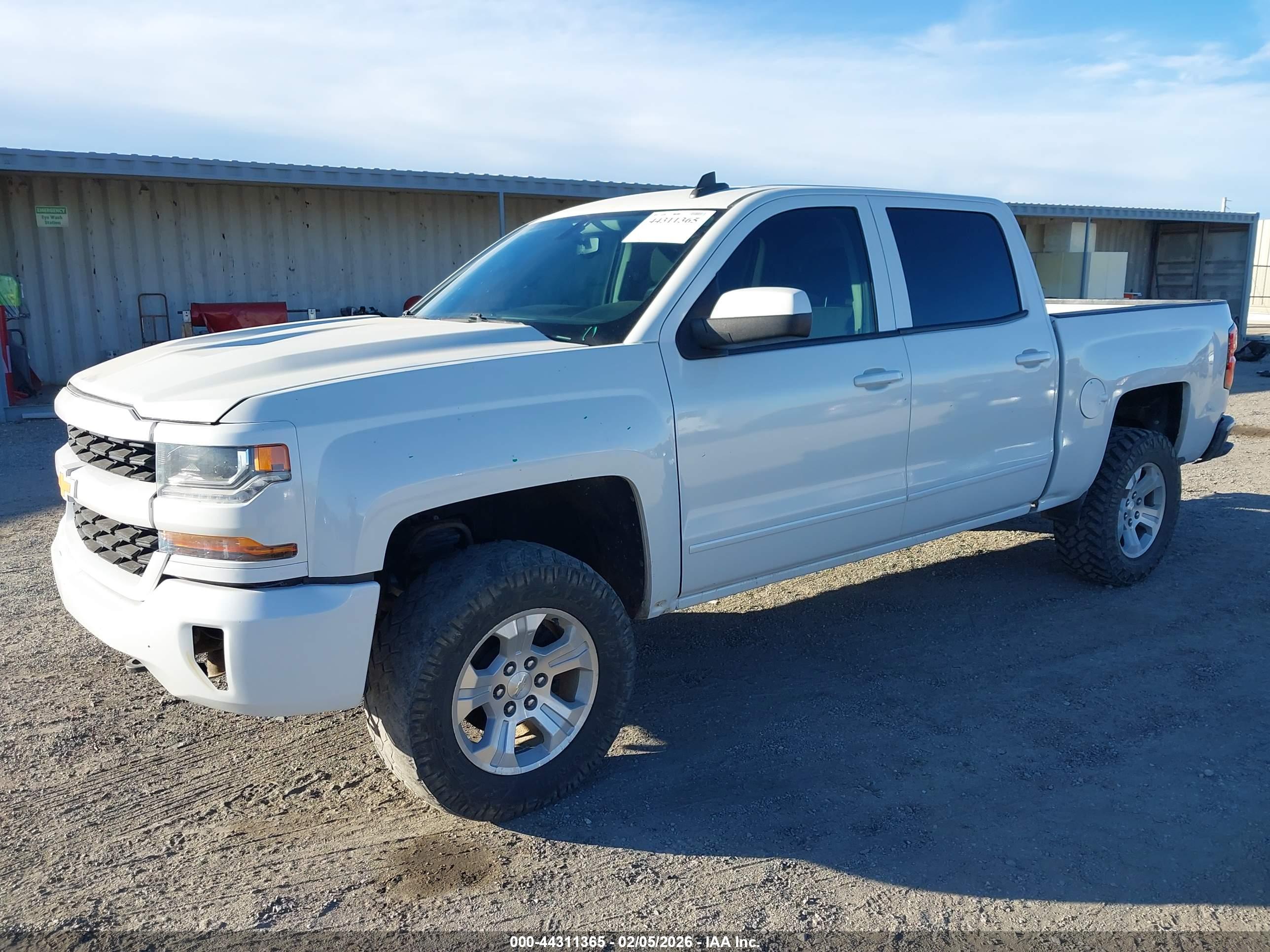 CHEVROLET SILVERADO image 2