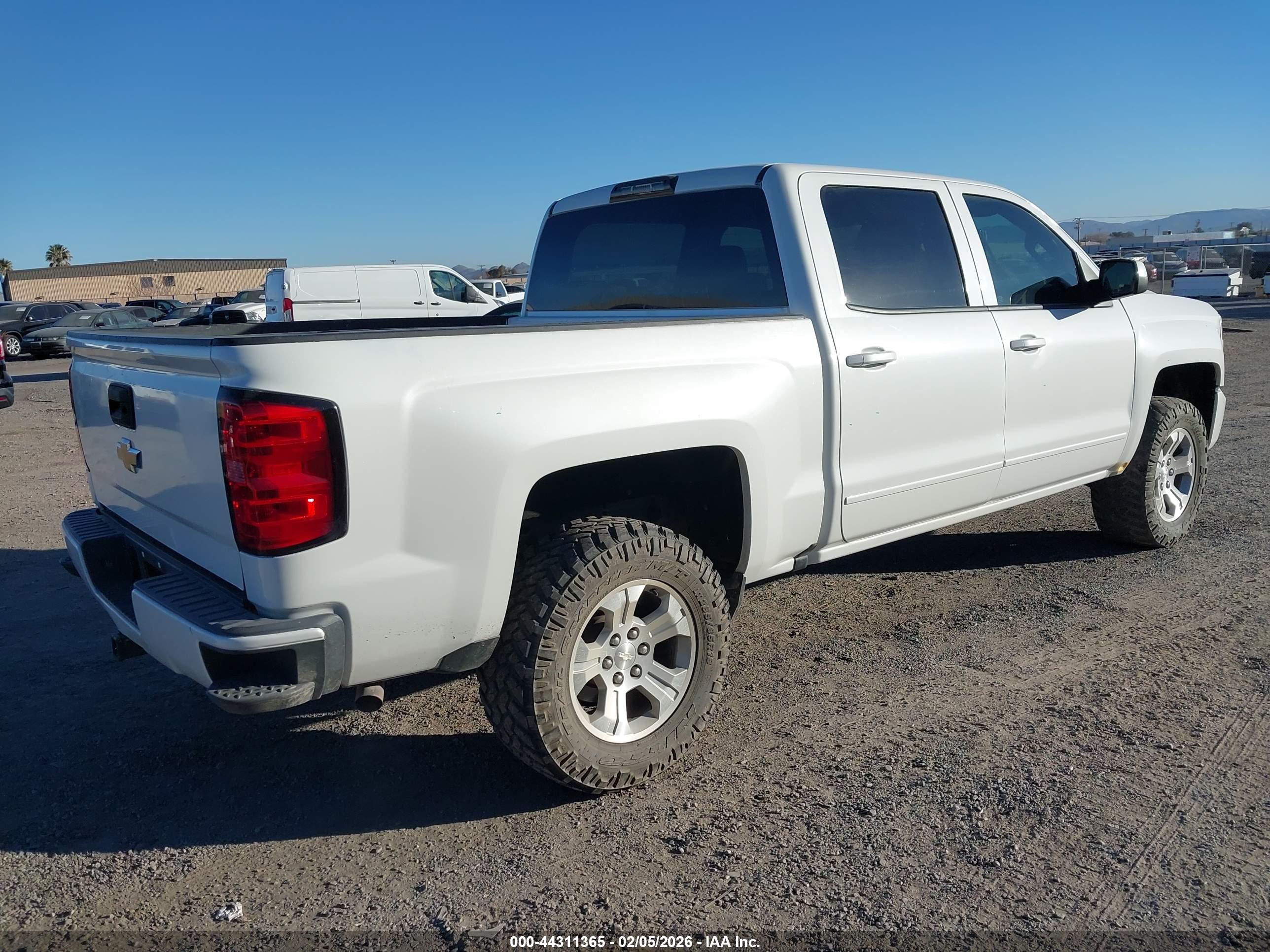 CHEVROLET SILVERADO image 4
