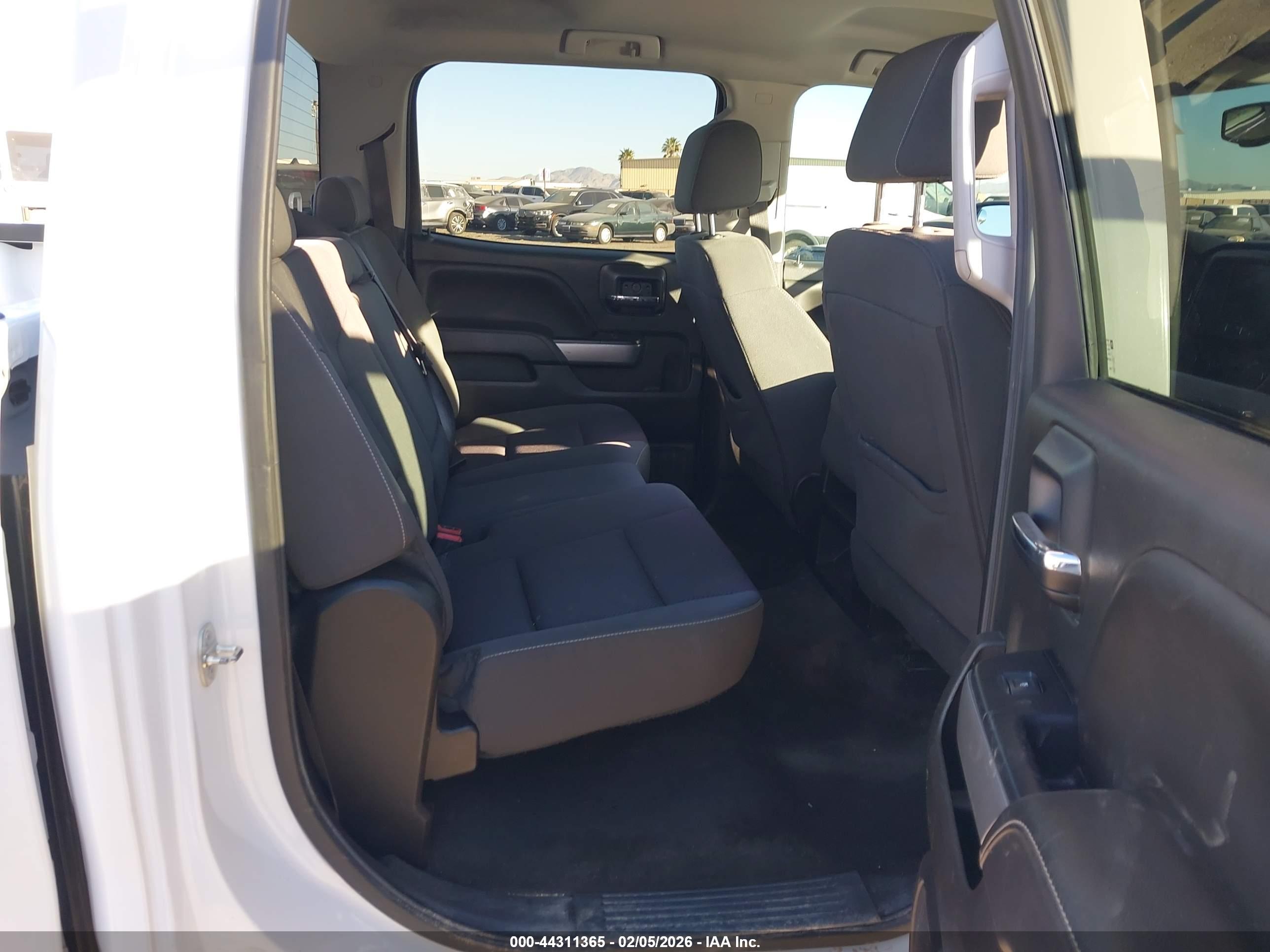 CHEVROLET SILVERADO image 8