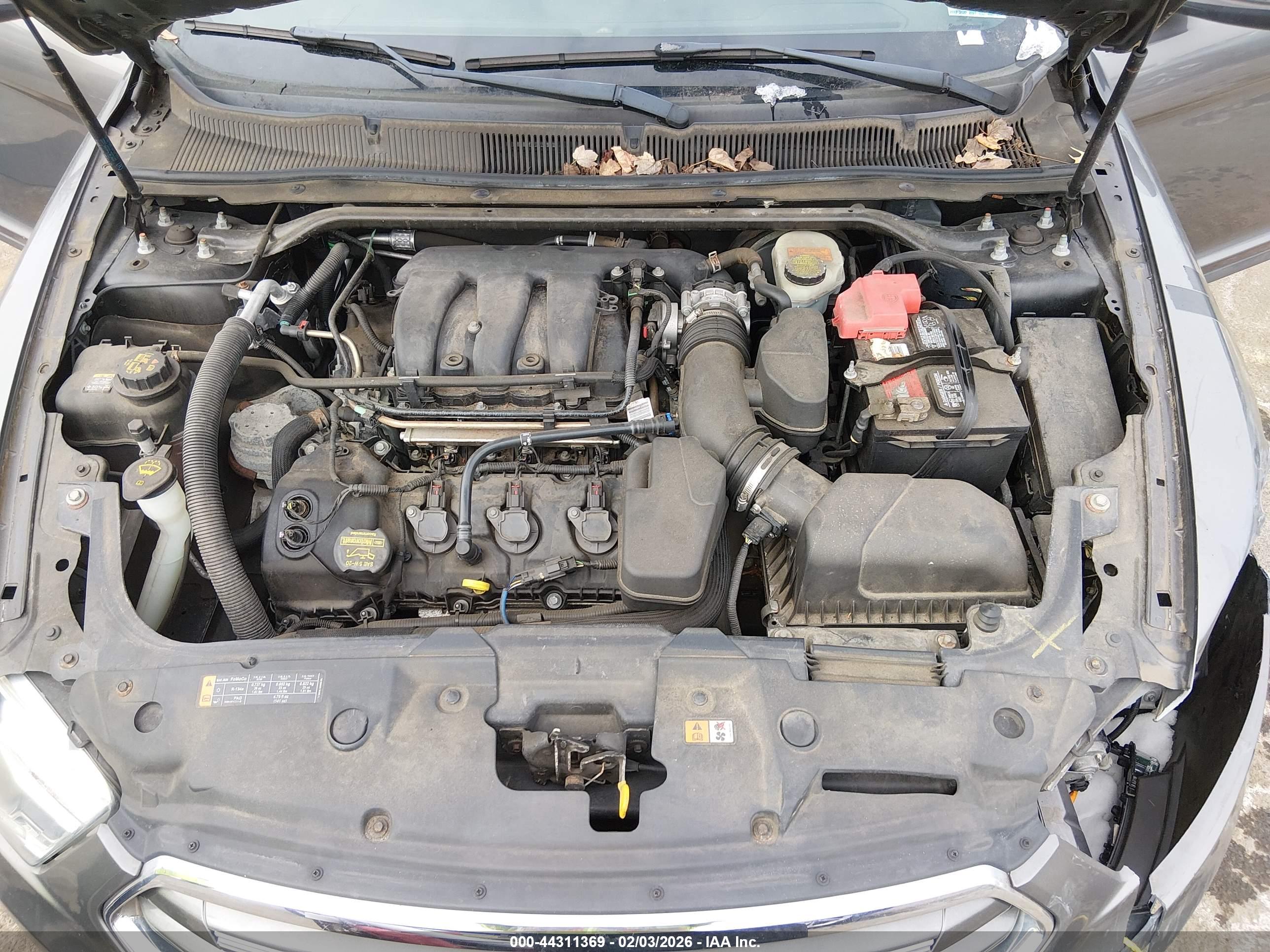 FORD TAURUS image 10