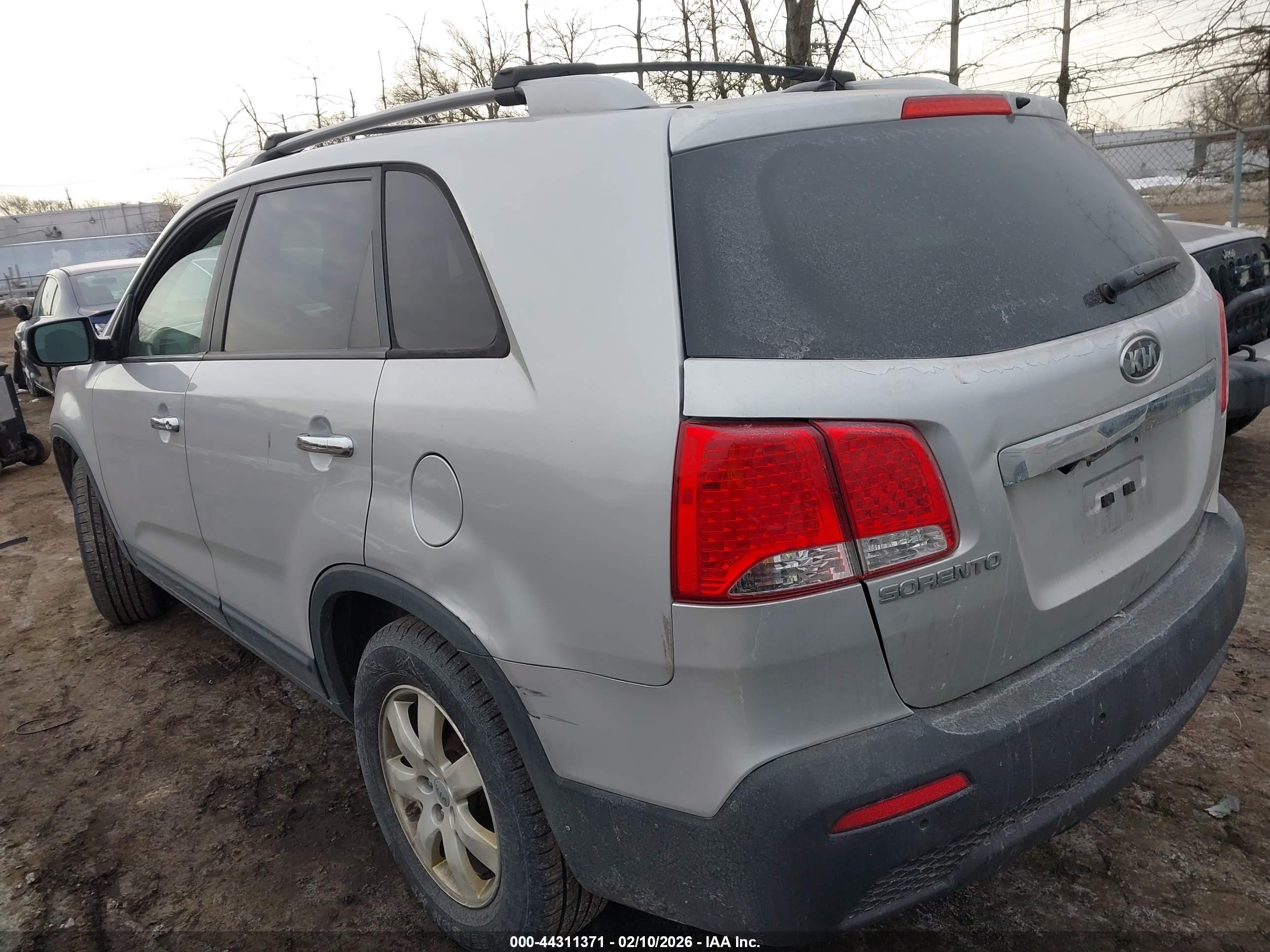 KIA SORENTO image 3