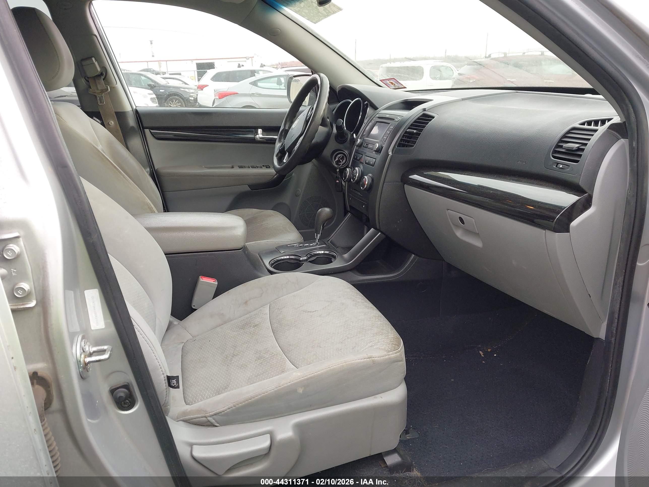 KIA SORENTO image 5