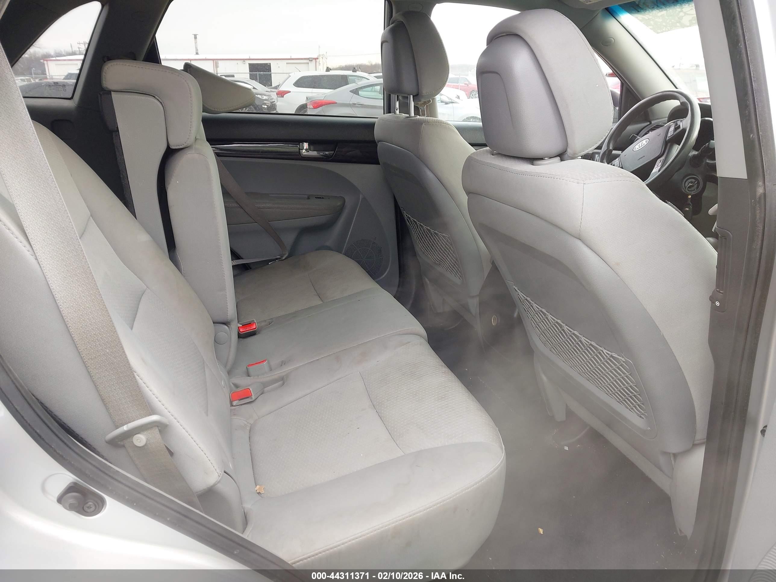KIA SORENTO image 8