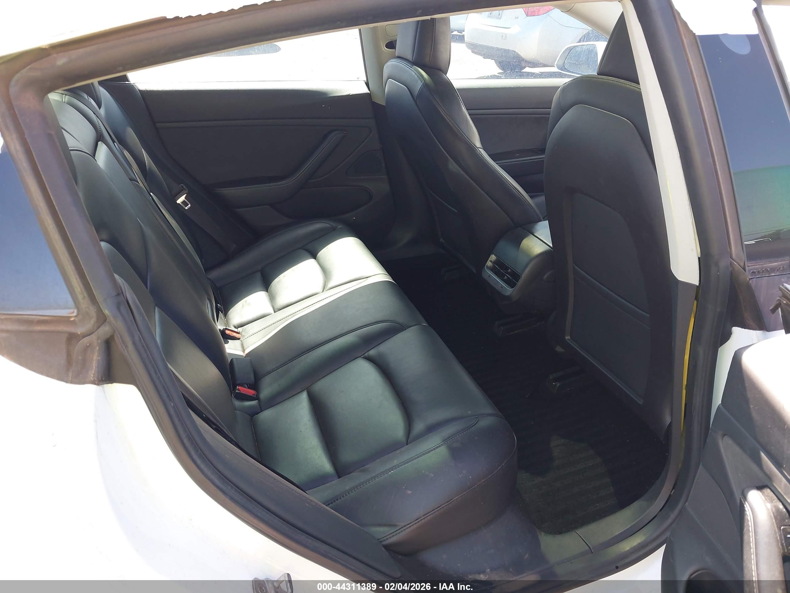 TESLA MODEL image 8