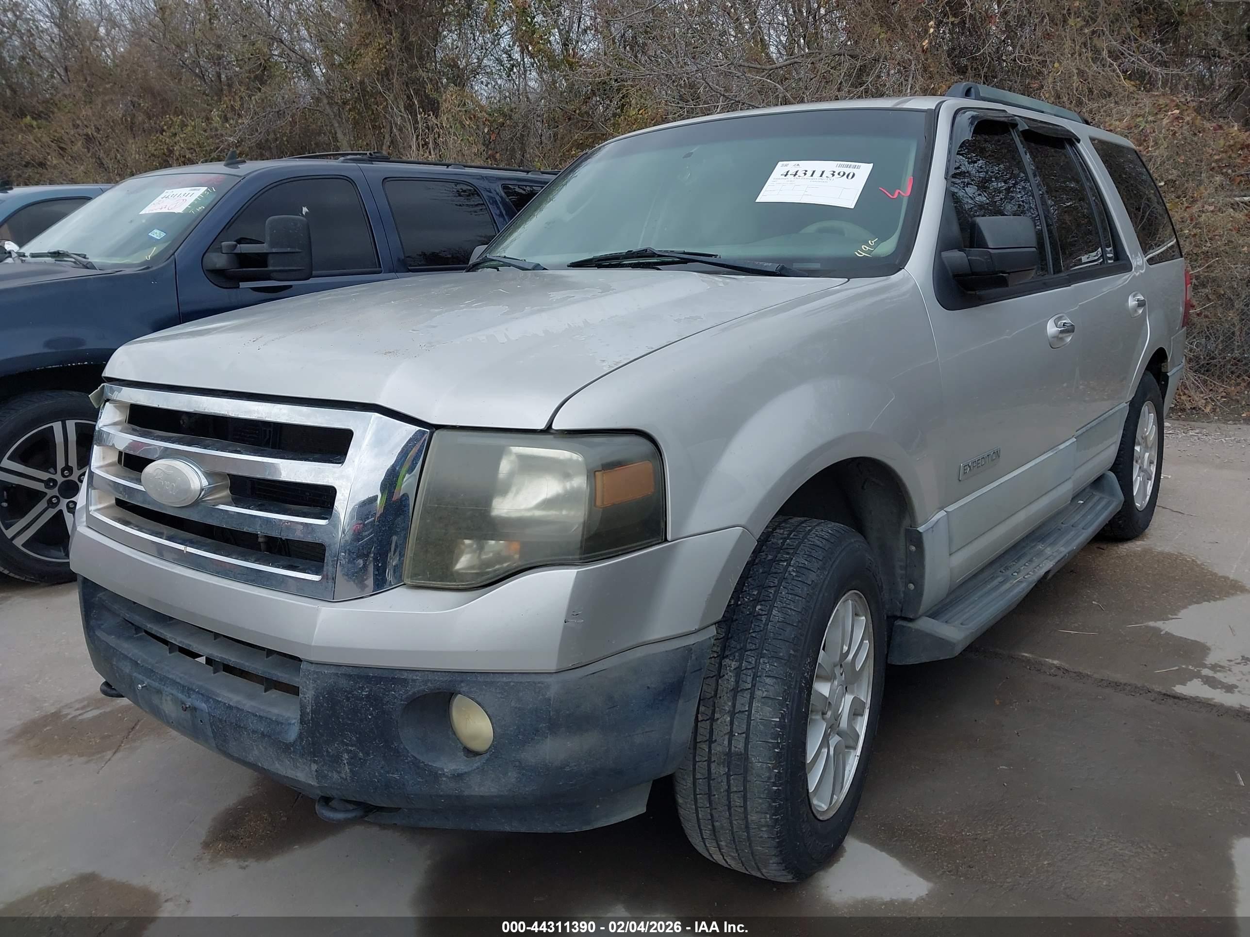 FORD EXPEDITION image 2