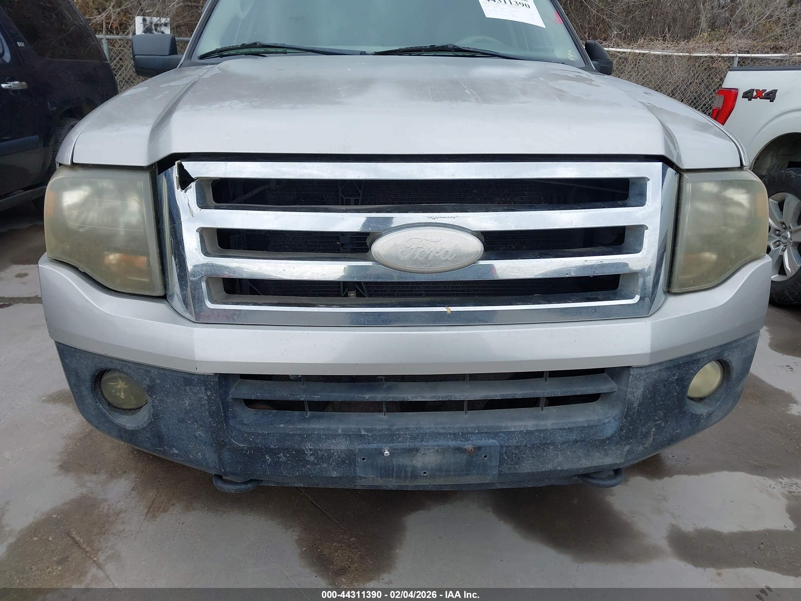 FORD EXPEDITION image 6