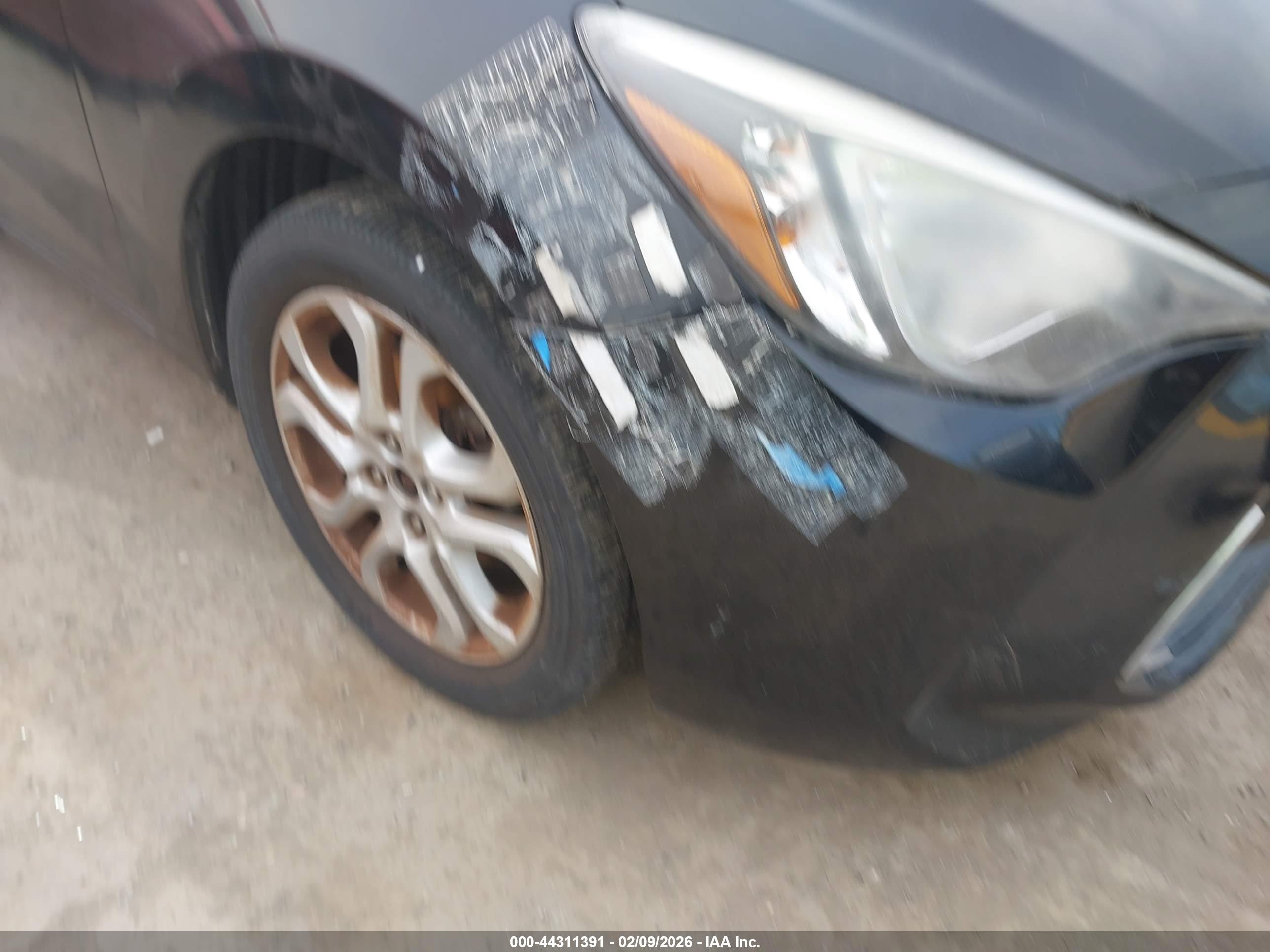 TOYOTA YARIS image 6