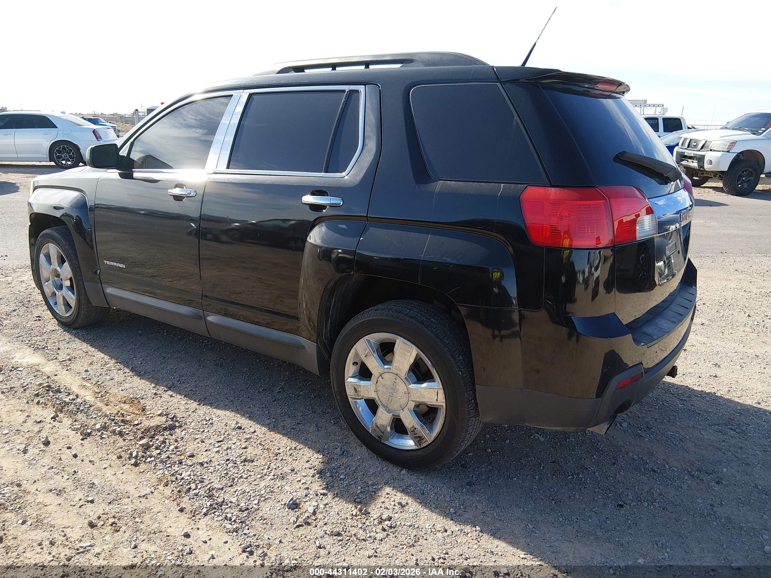 GMC TERRAIN image 3