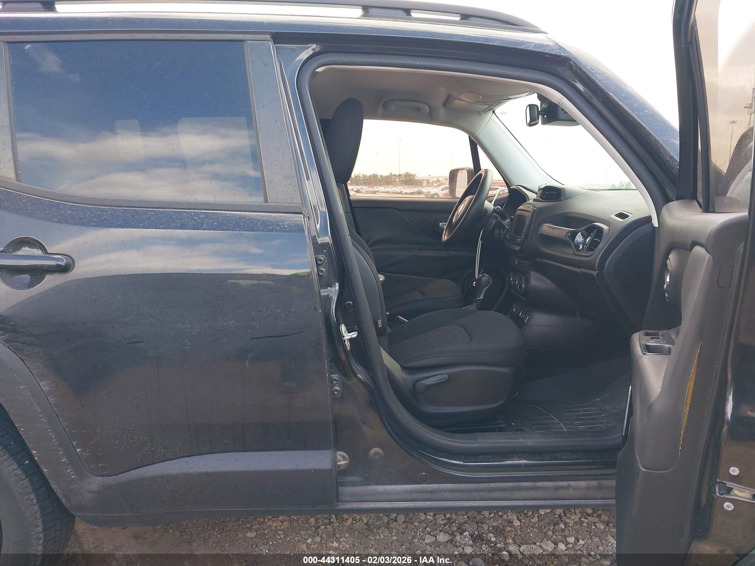 JEEP RENEGADE image 5