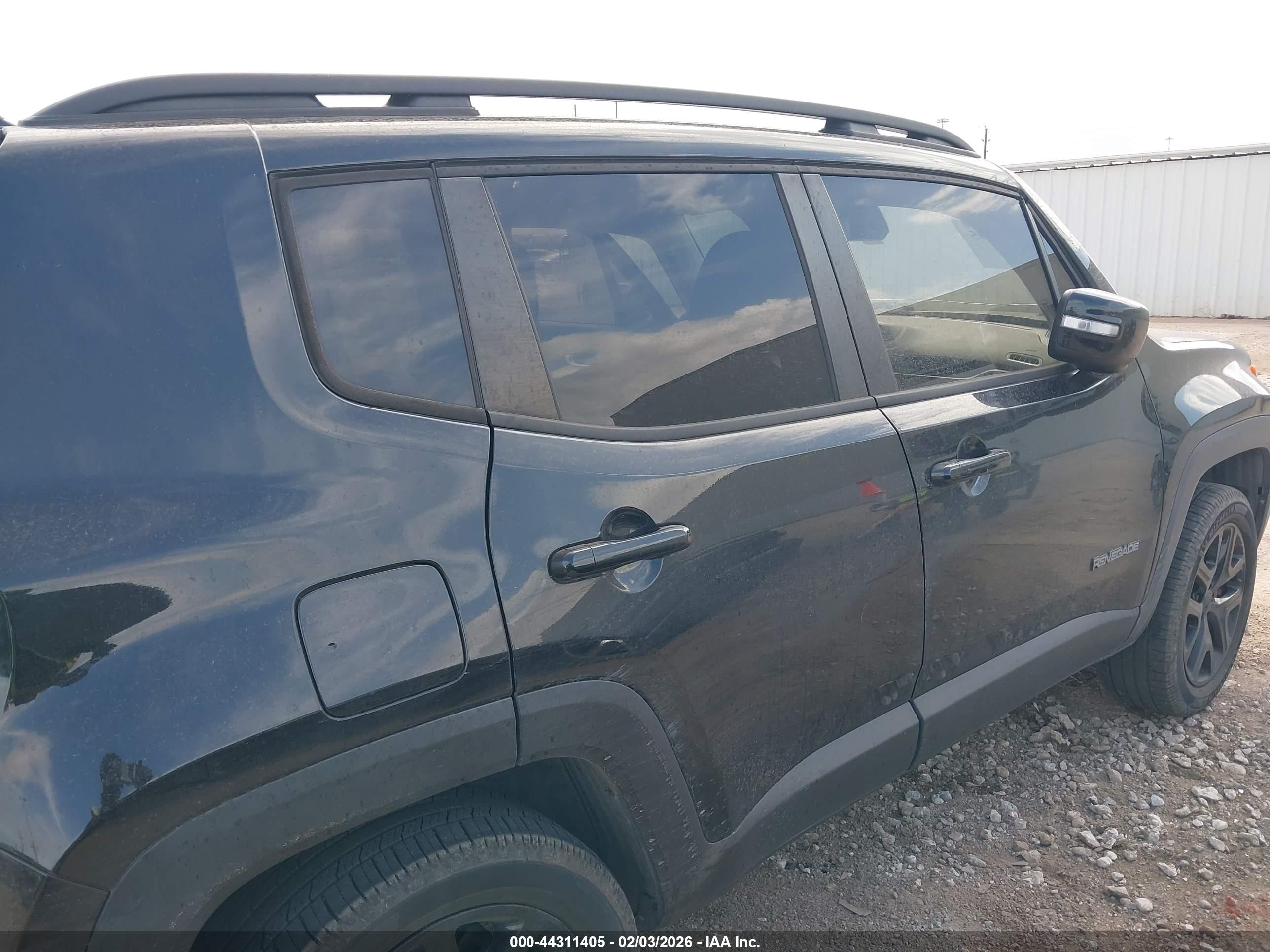 JEEP RENEGADE image 6