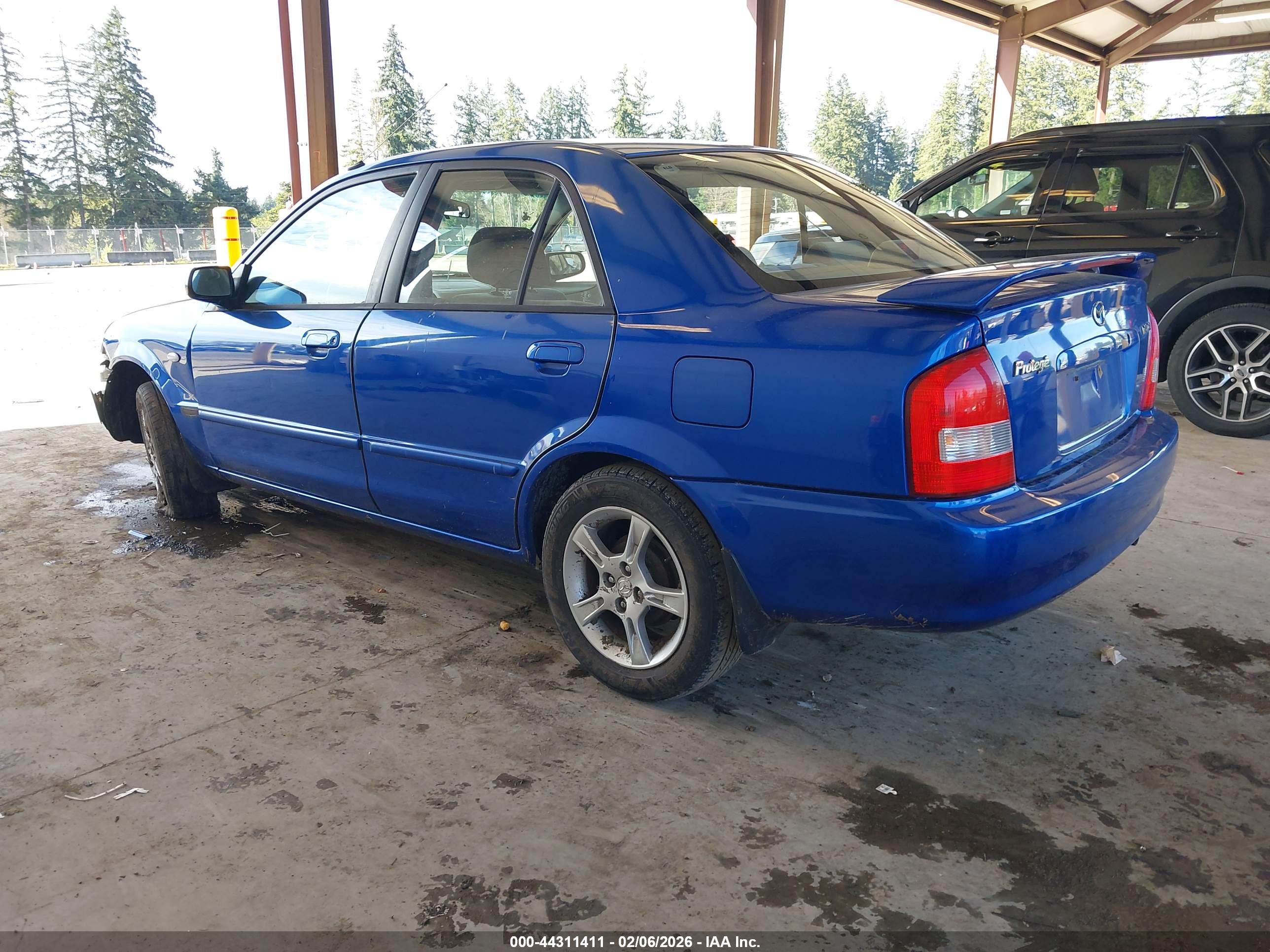 MAZDA PROTEGE image 3