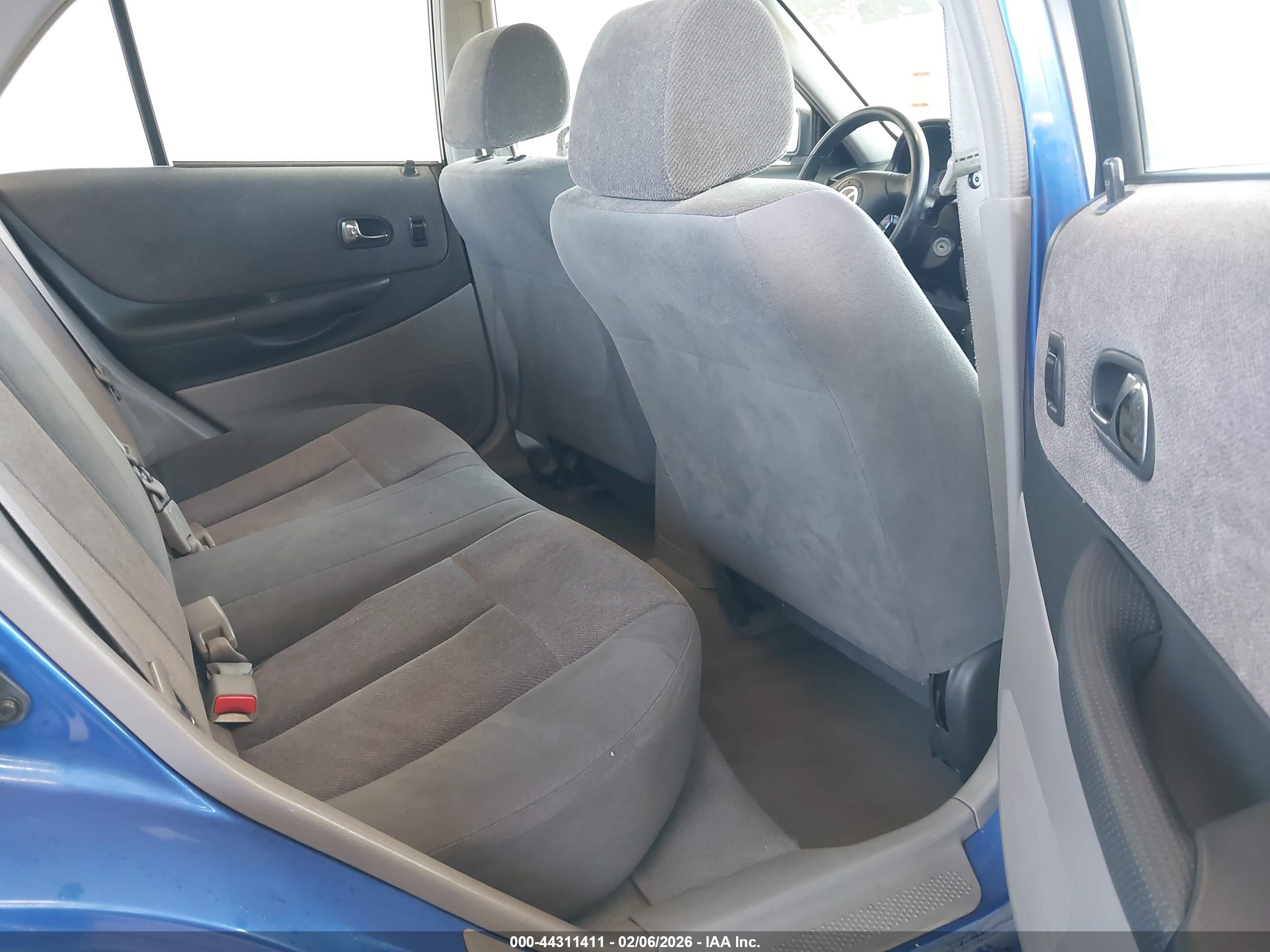 MAZDA PROTEGE image 8