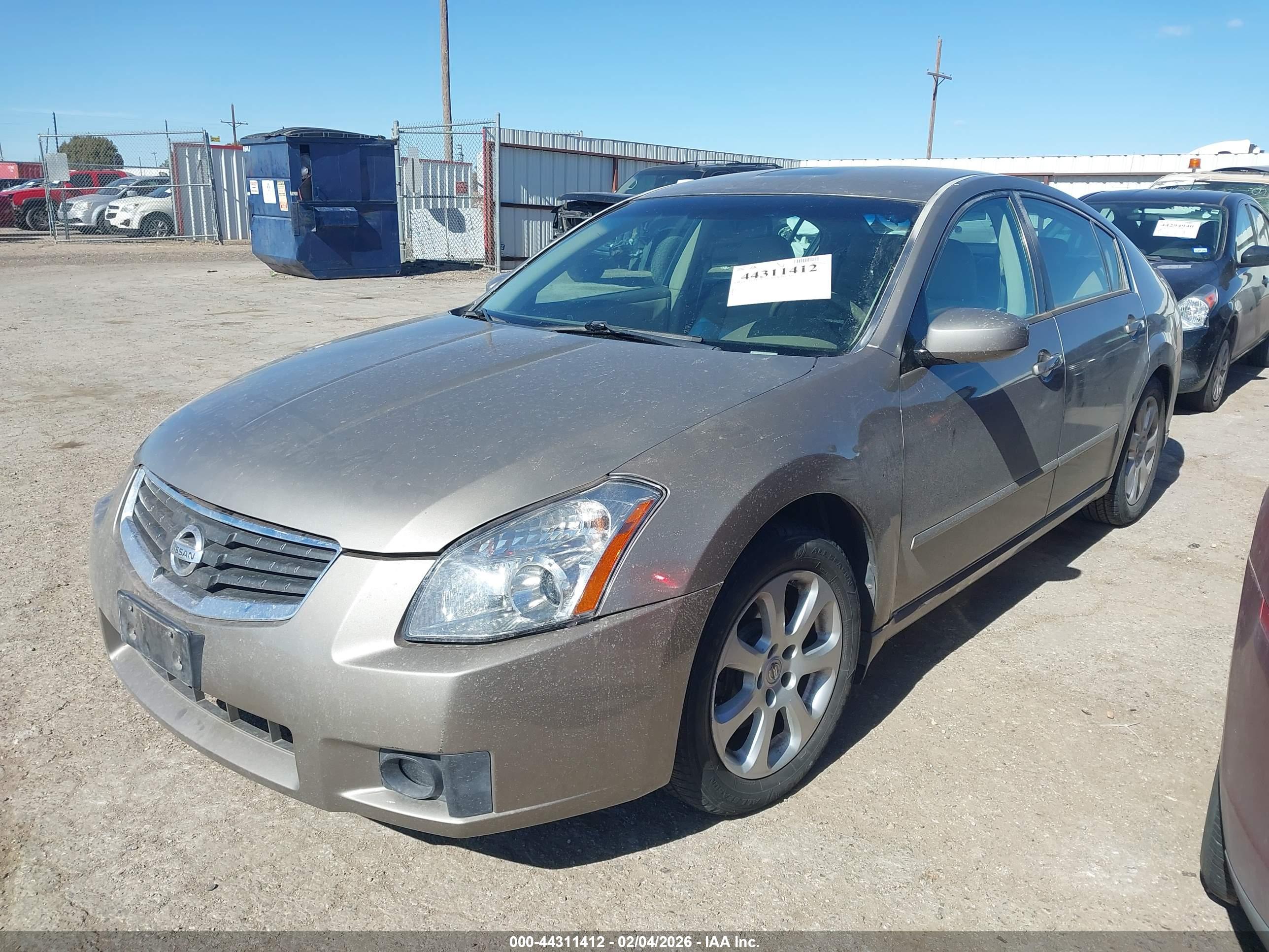 NISSAN MAXIMA image 2
