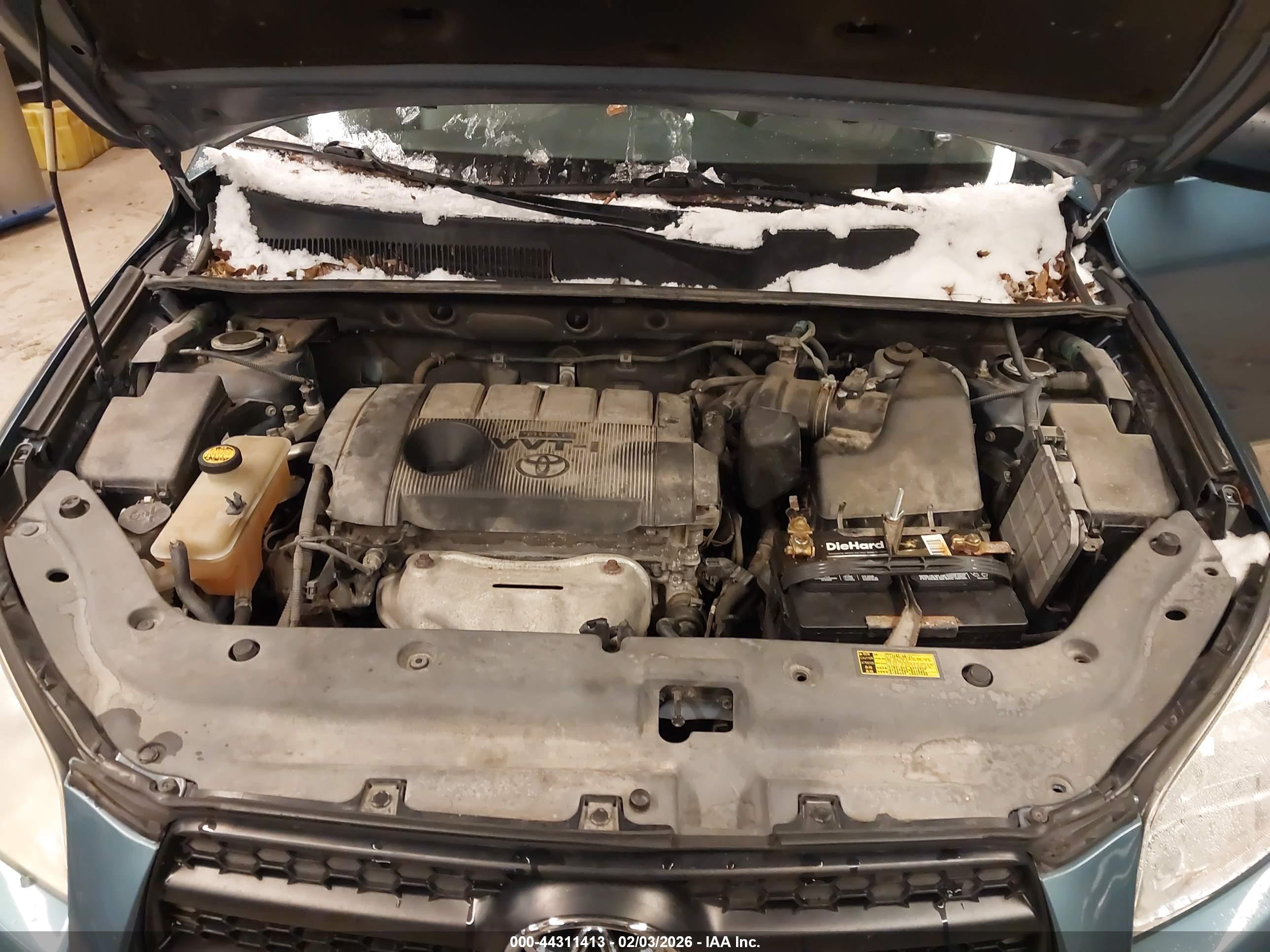 TOYOTA RAV4 image 10