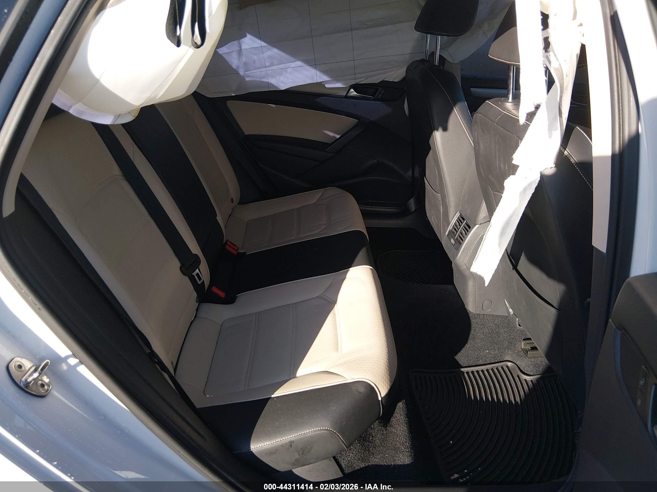 VOLKSWAGEN PASSAT image 8