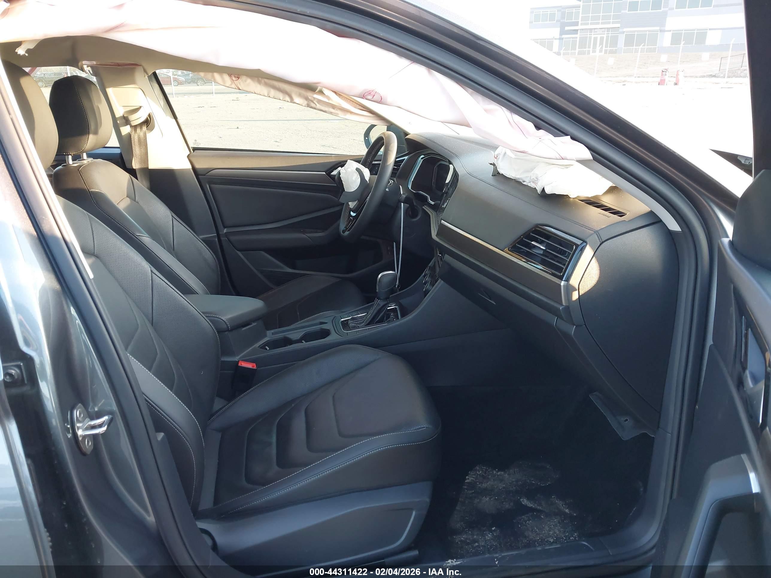 VOLKSWAGEN JETTA image 5