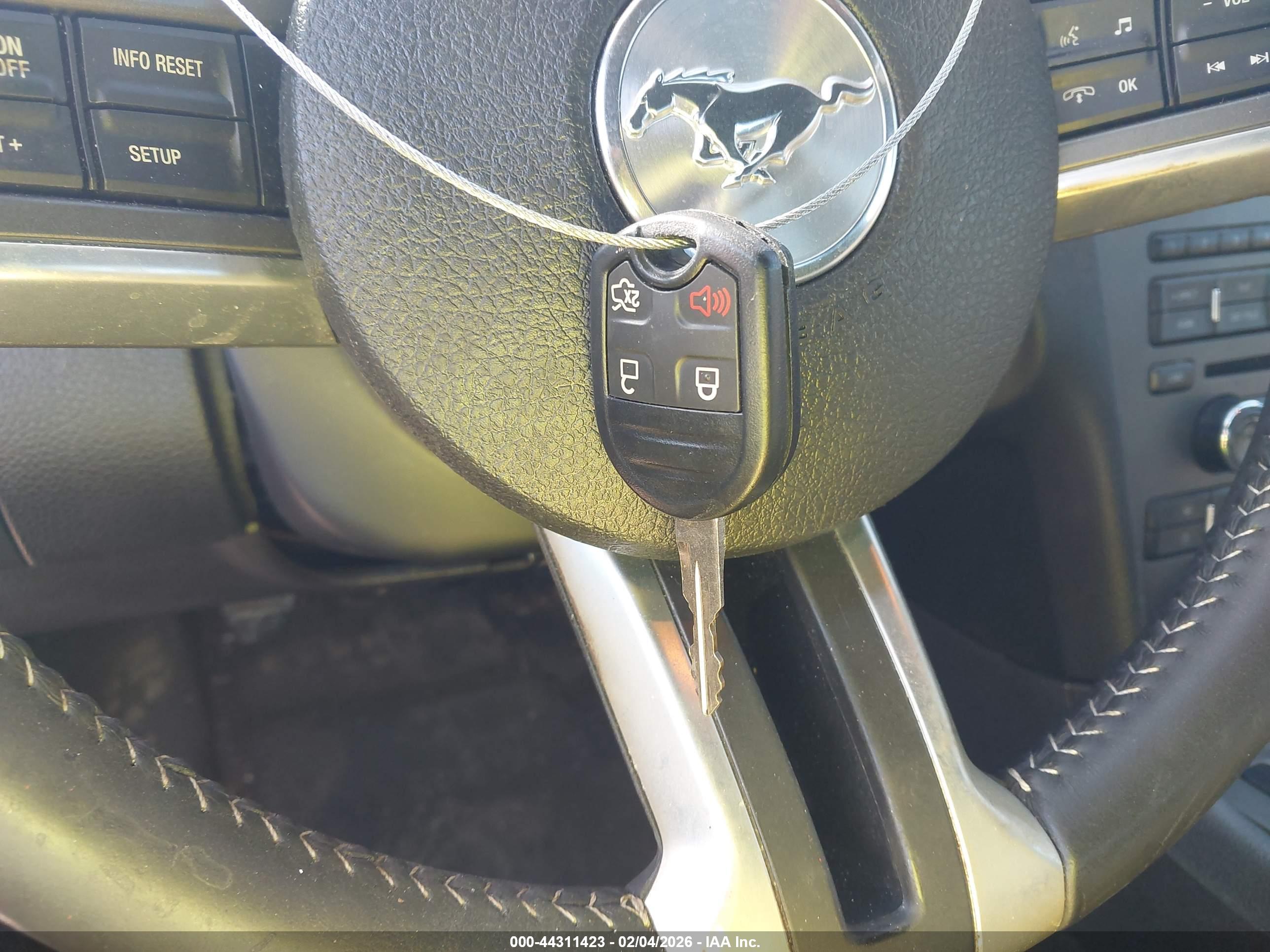 FORD MUSTANG image 11