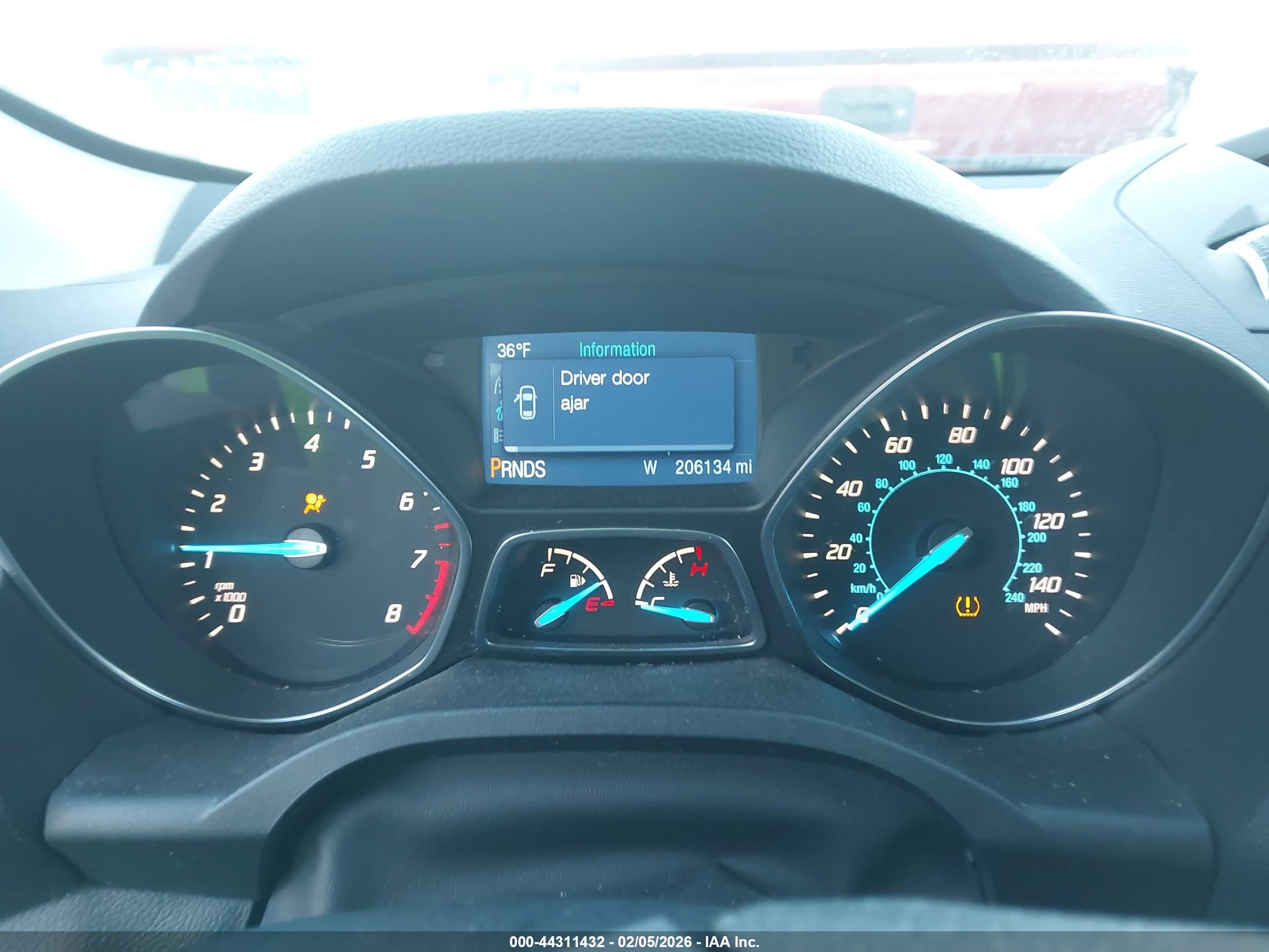 FORD ESCAPE image 7