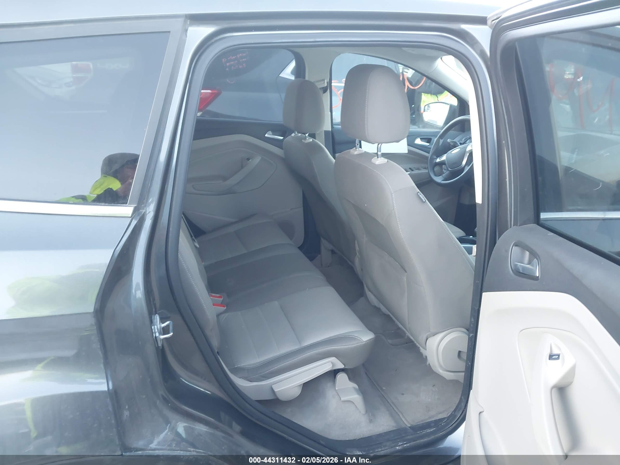 FORD ESCAPE image 8