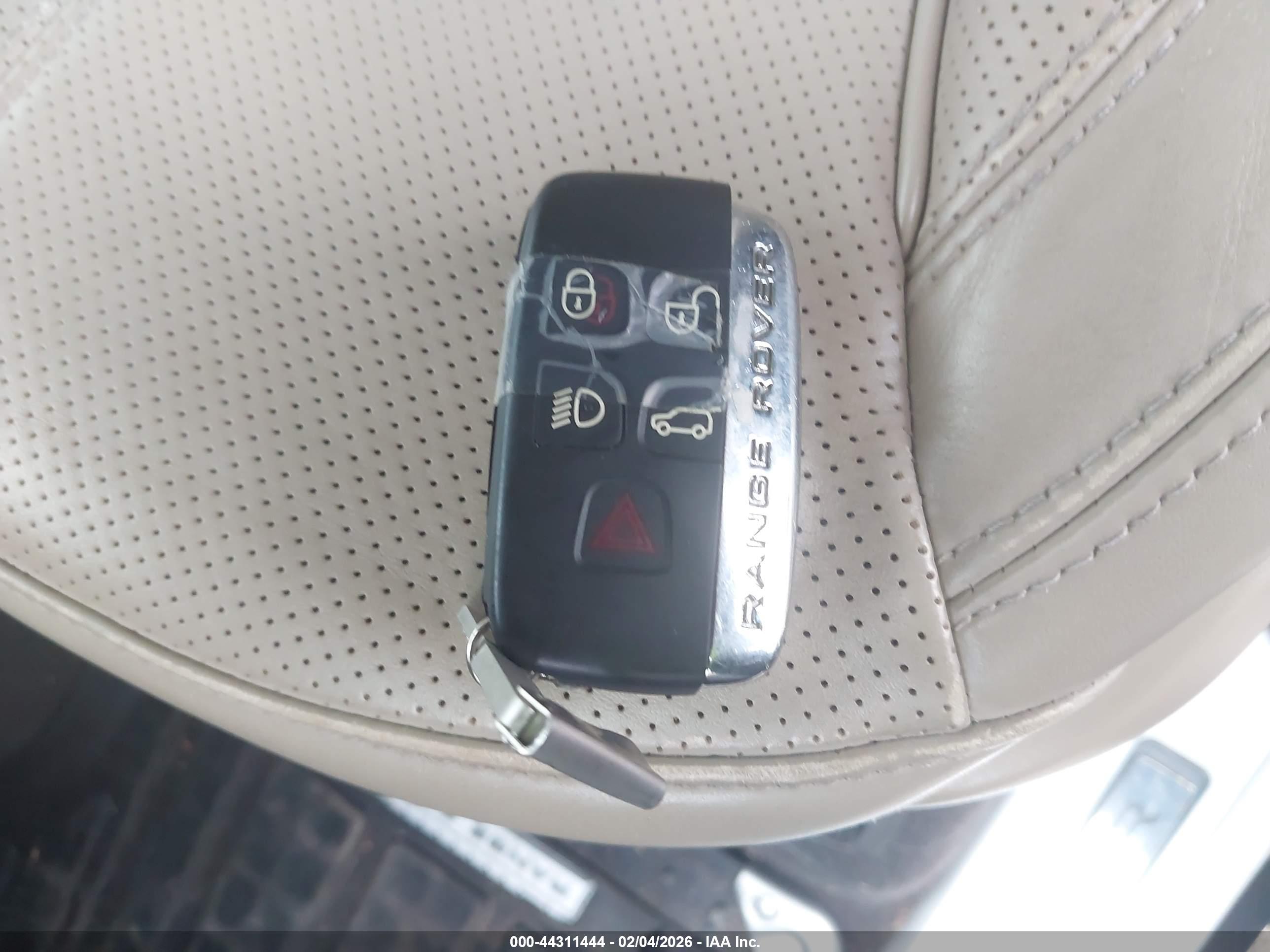 LAND ROVER image 11