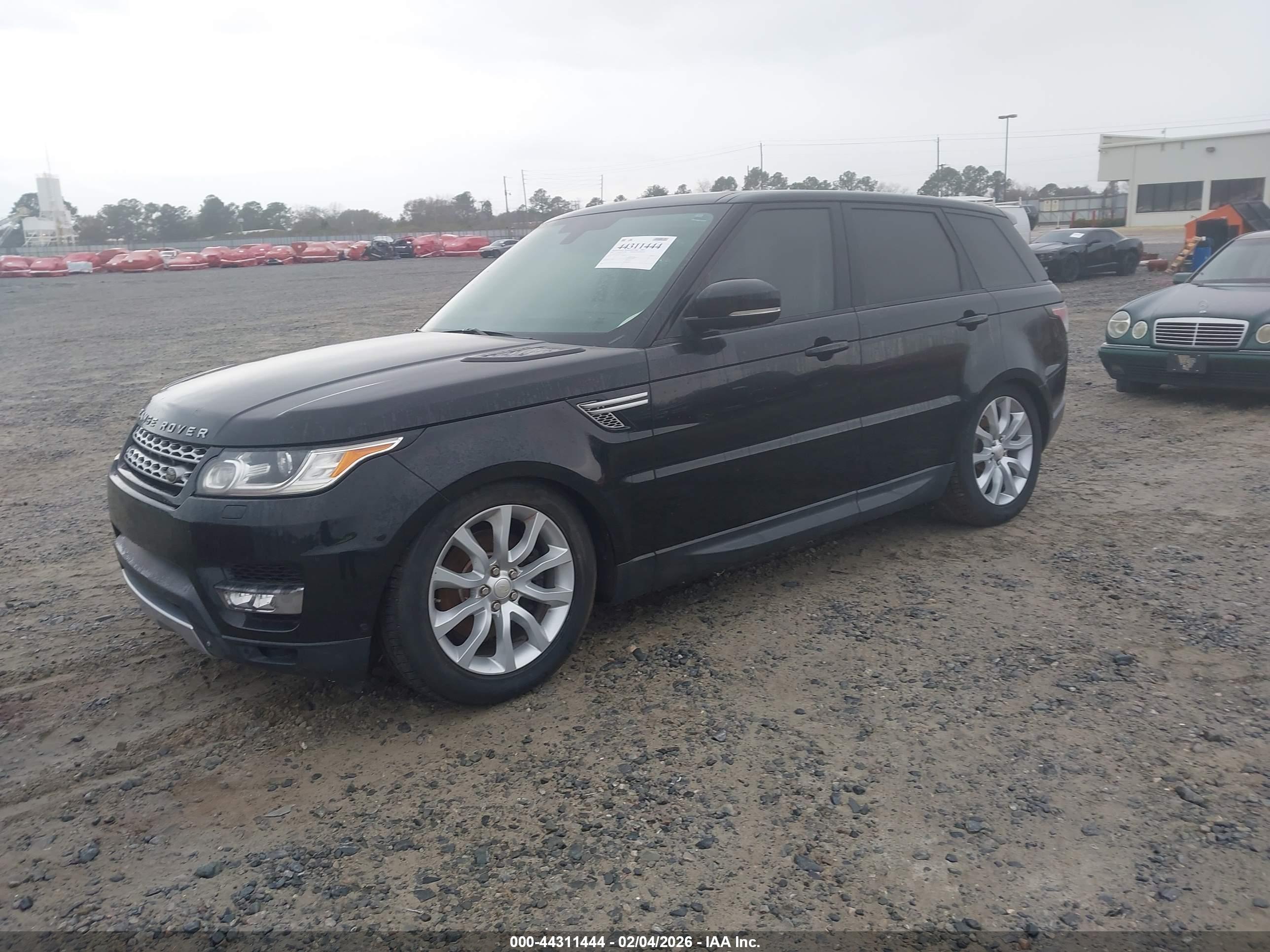 LAND ROVER image 2