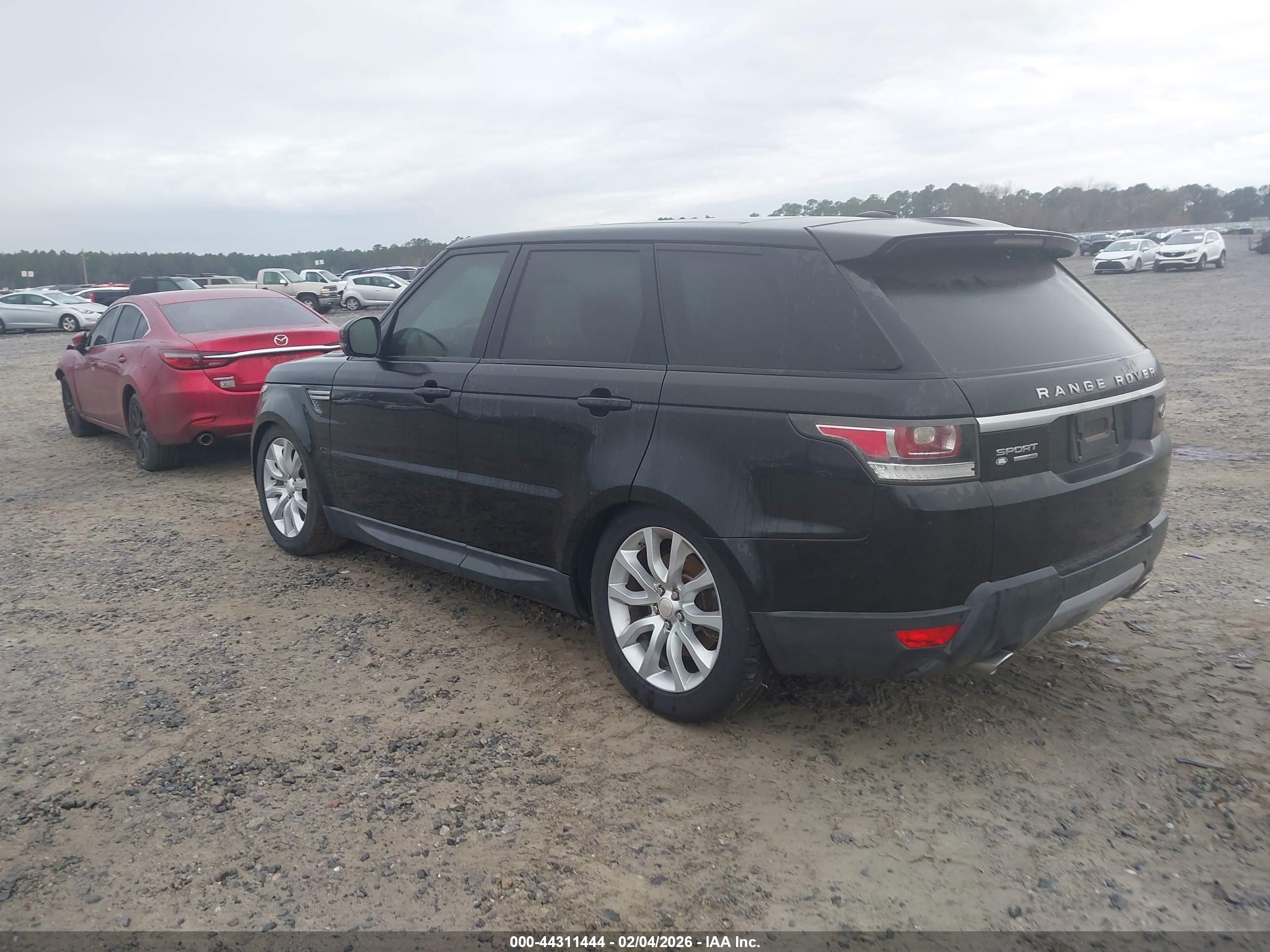 LAND ROVER image 3
