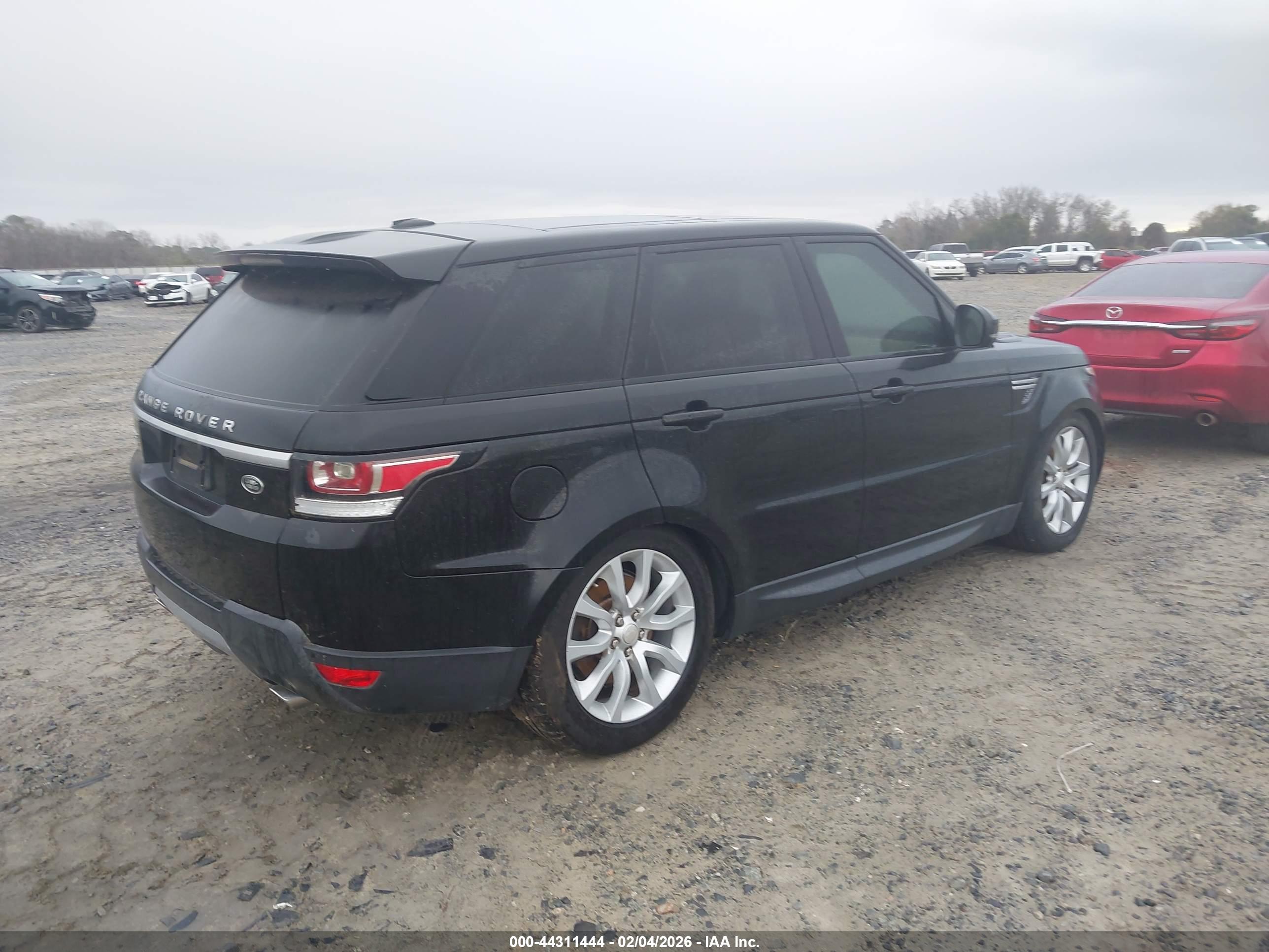LAND ROVER image 4