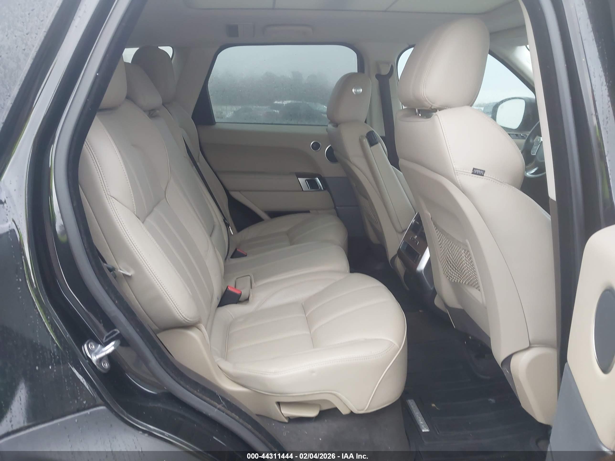 LAND ROVER image 8
