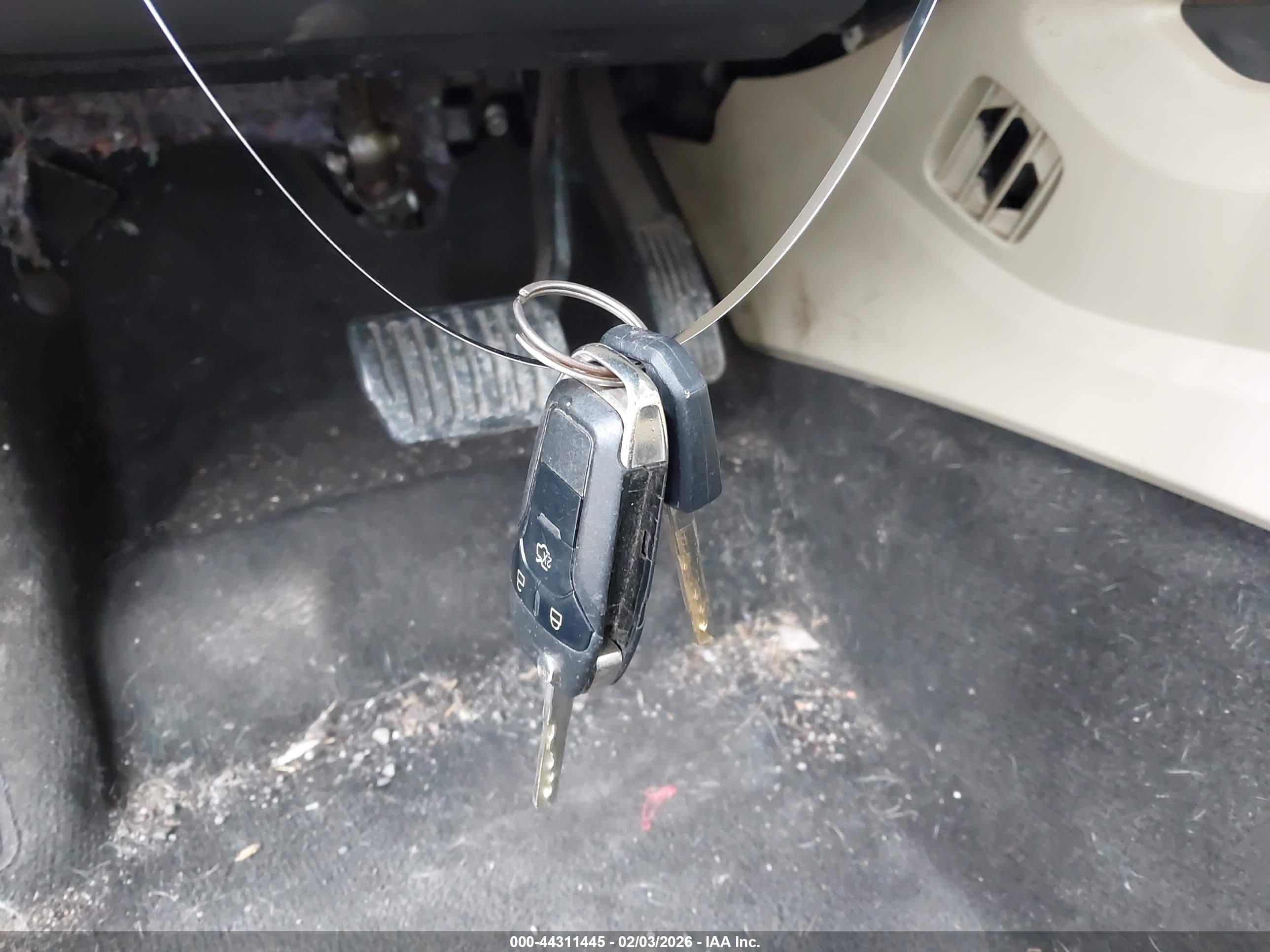 FORD FUSION image 11