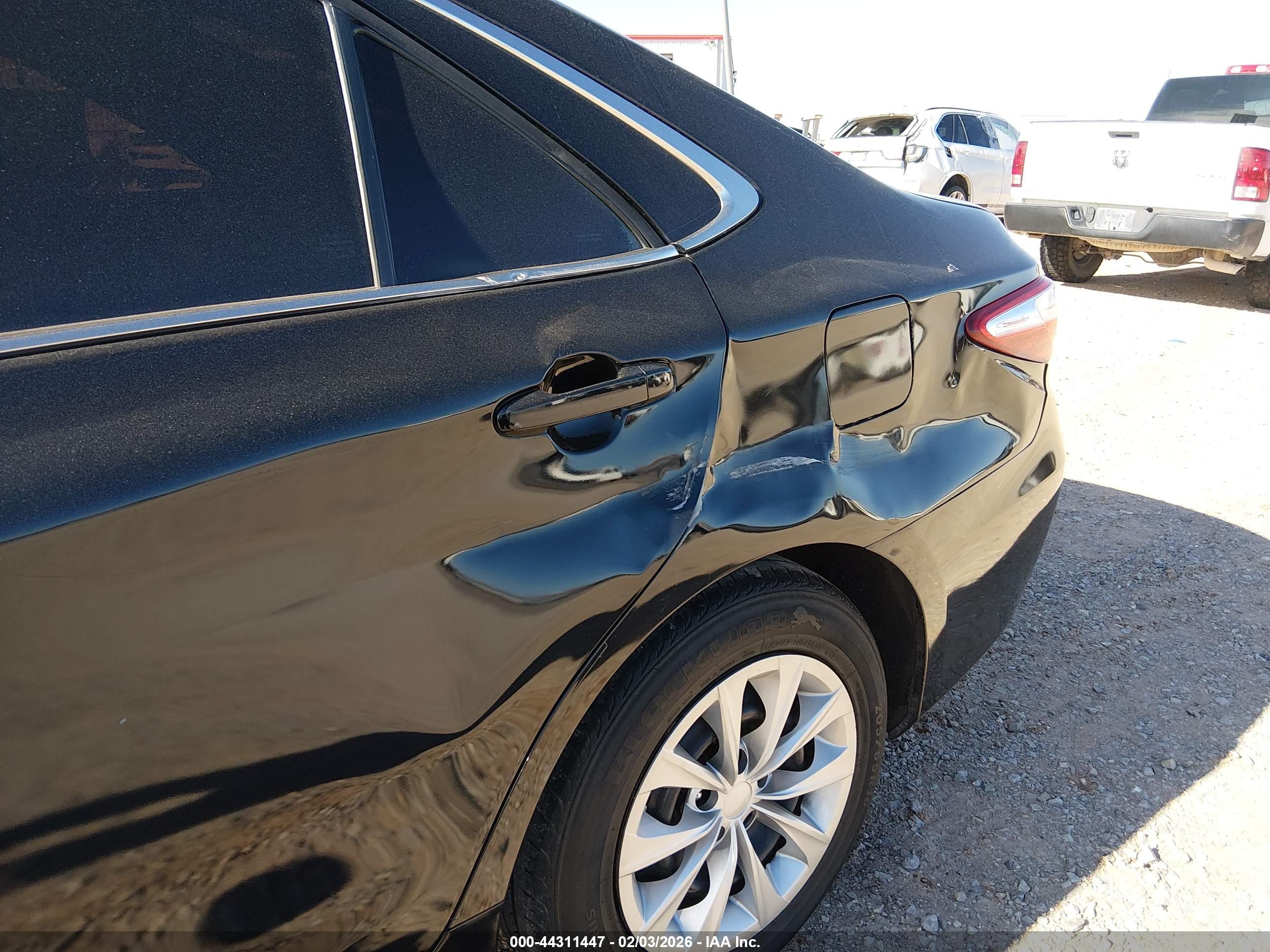 TOYOTA CAMRY image 6