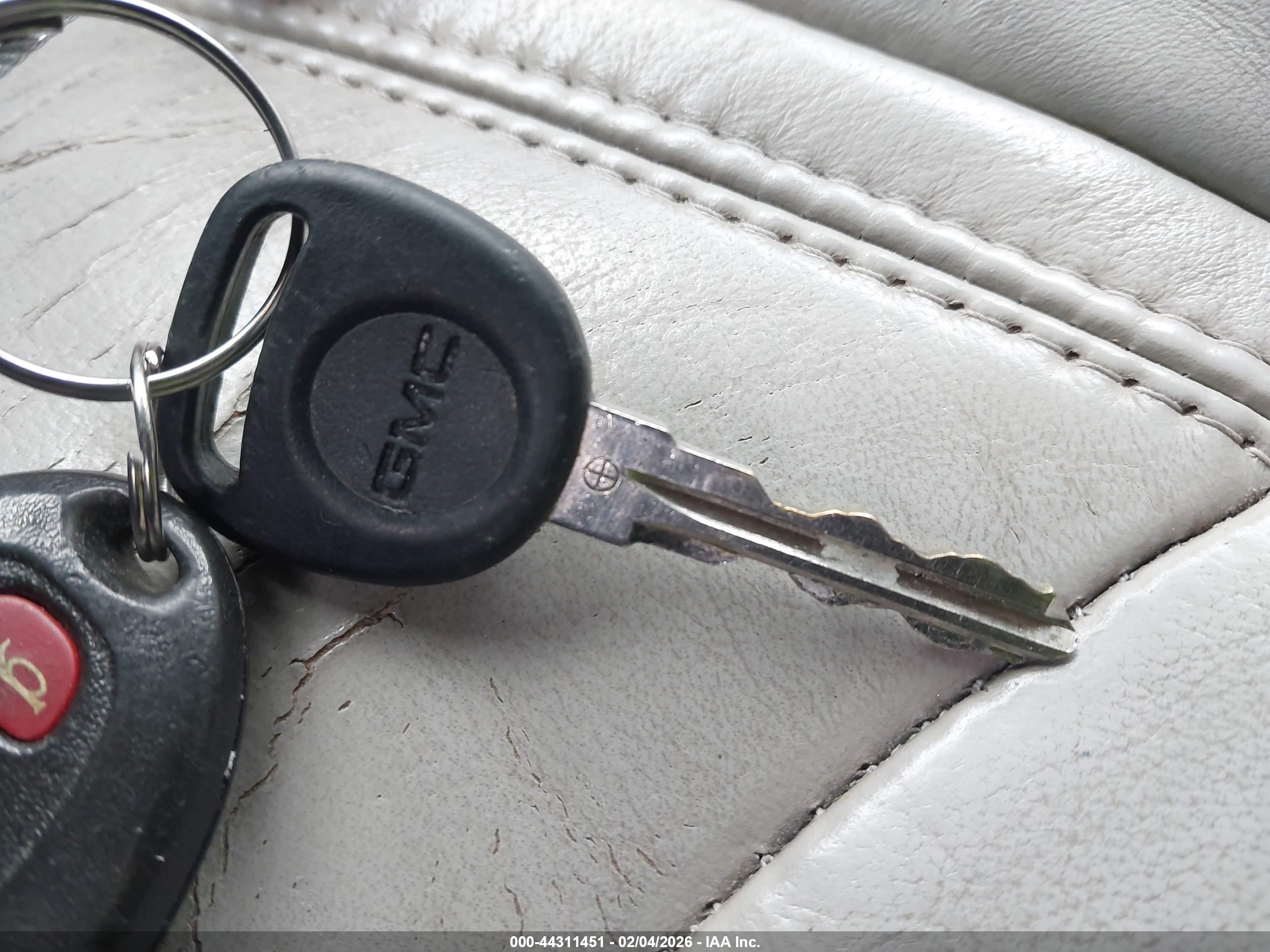 GMC ACADIA image 11