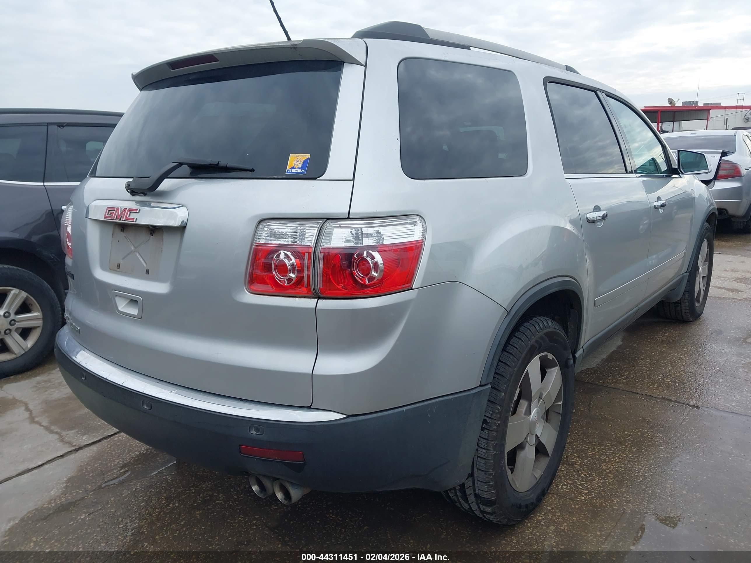 GMC ACADIA image 4