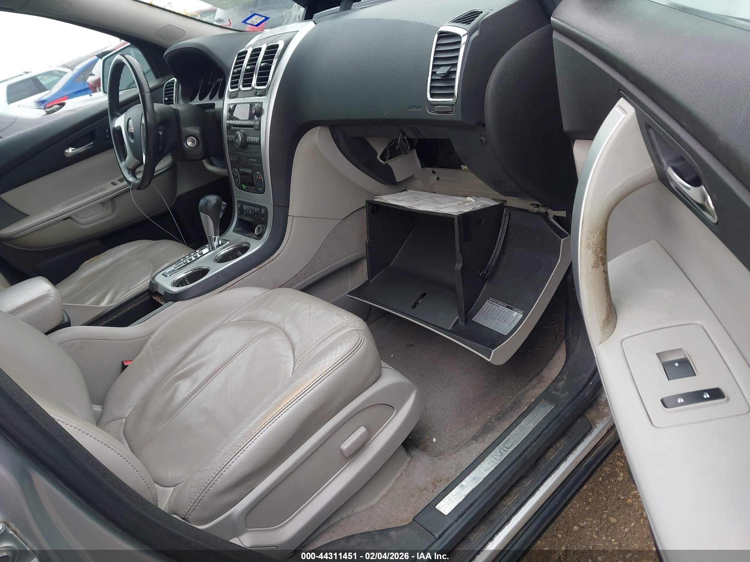 GMC ACADIA image 5