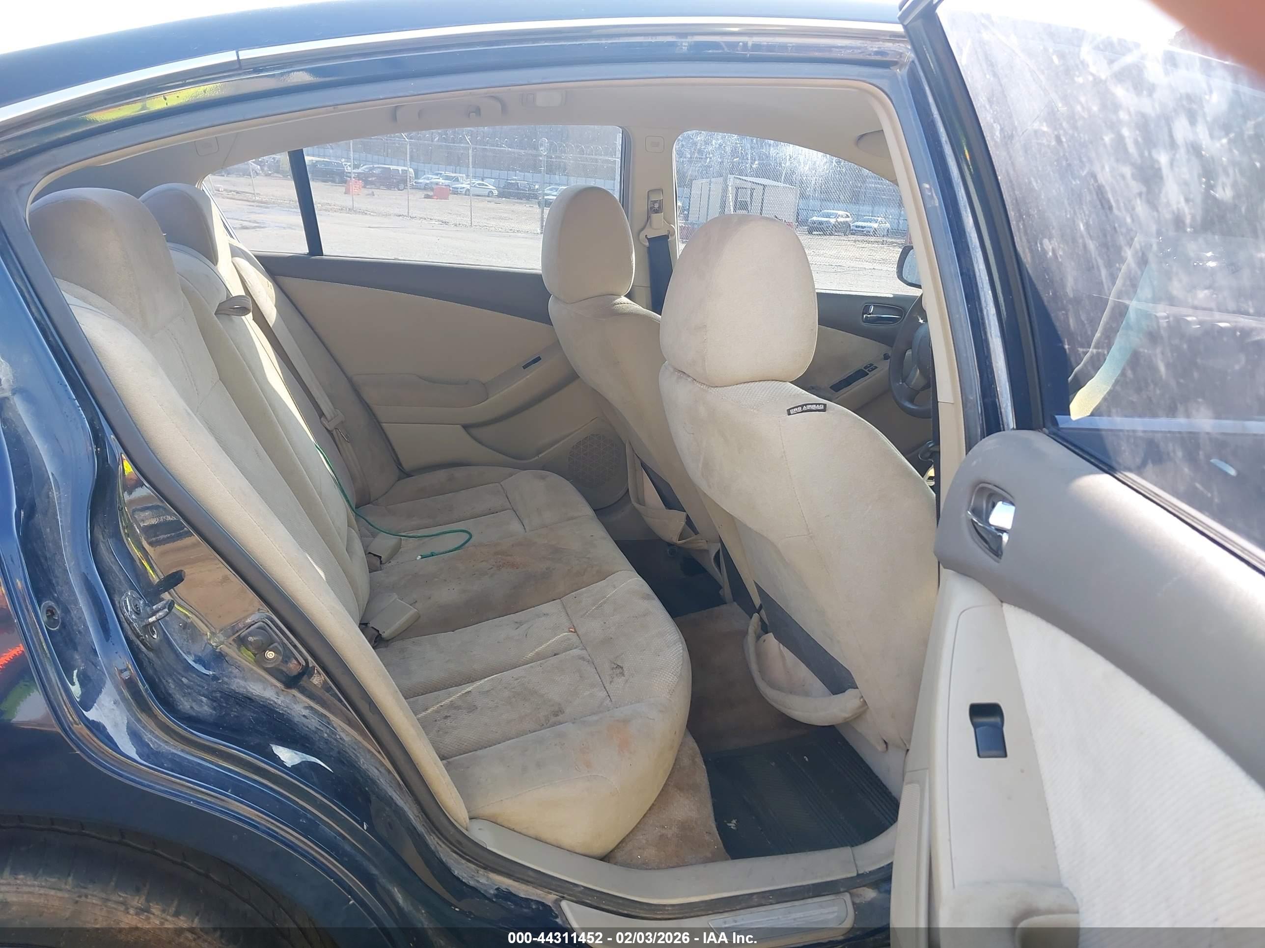 NISSAN ALTIMA image 8