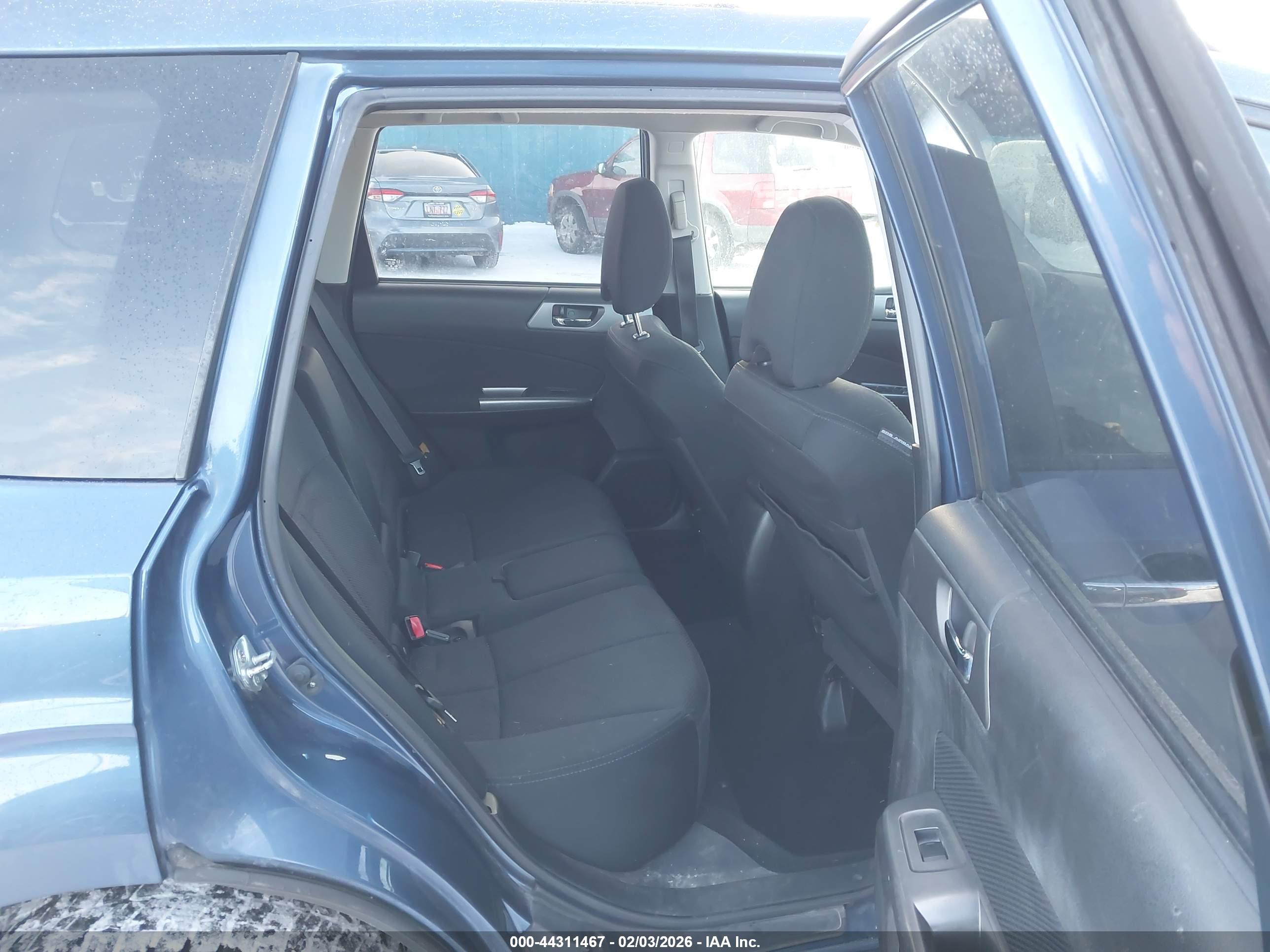 SUBARU FORESTER image 8