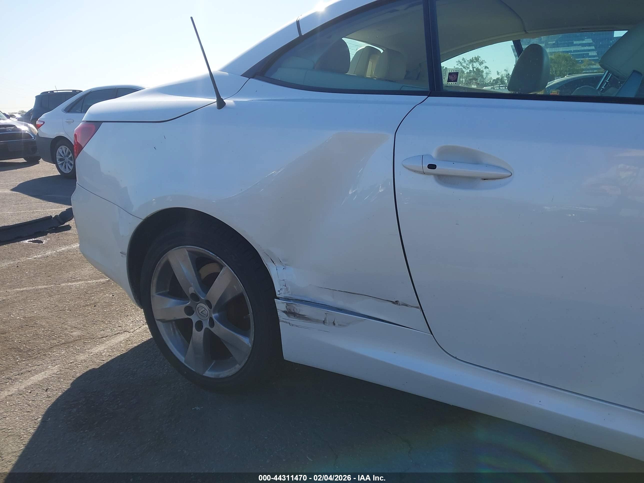LEXUS IS image 6