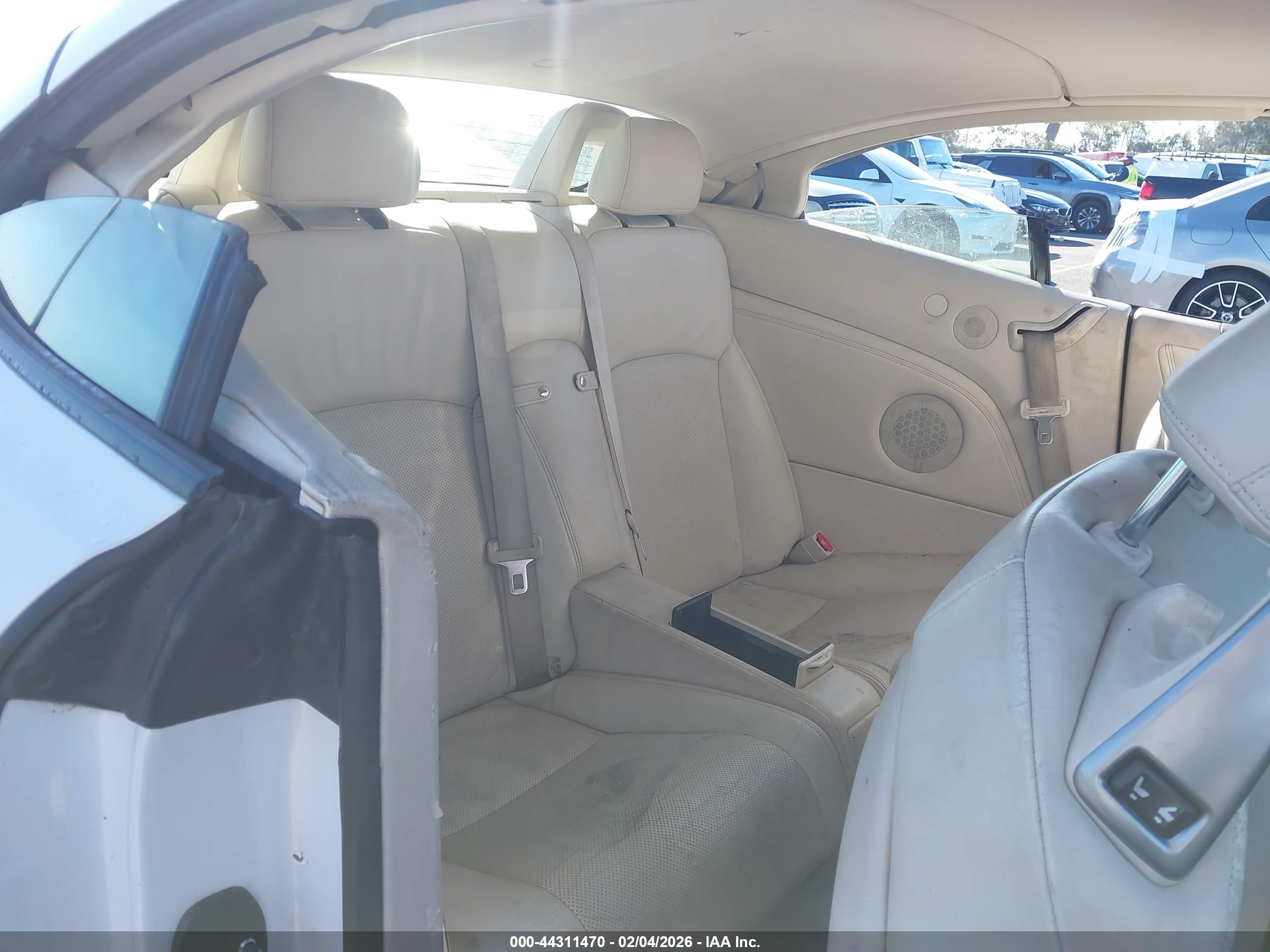LEXUS IS image 8