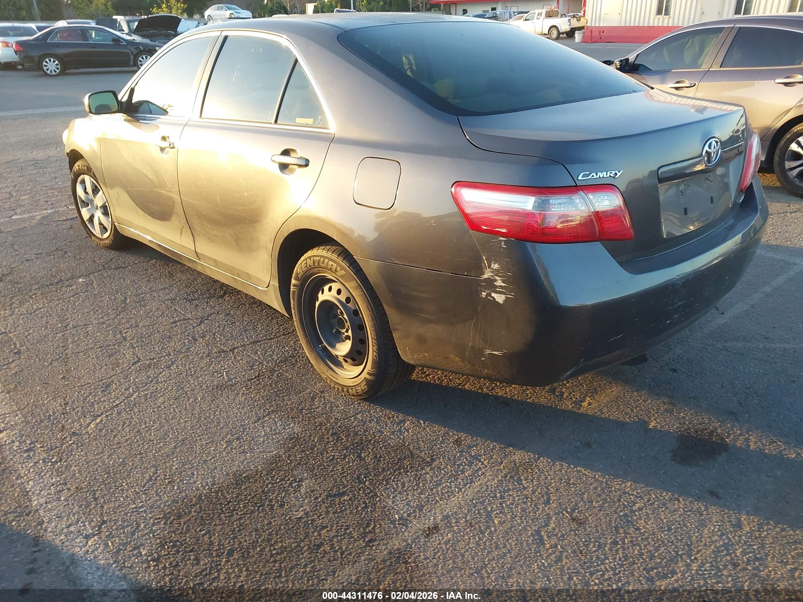 TOYOTA CAMRY image 3