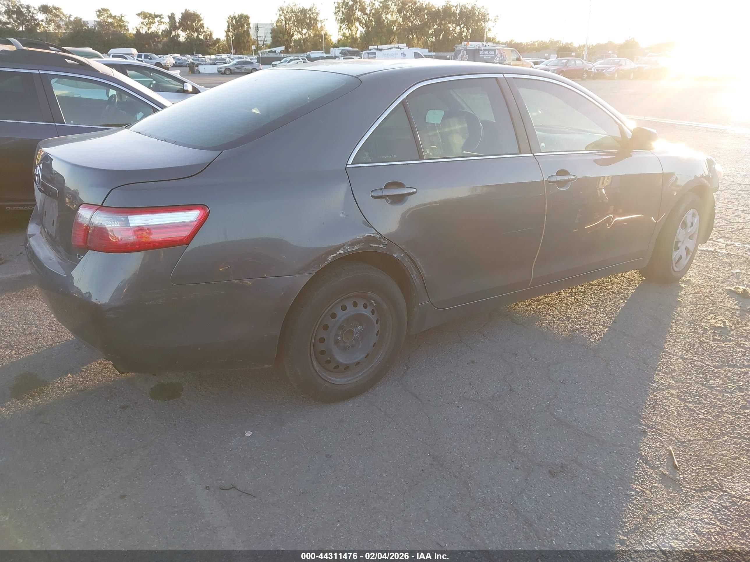 TOYOTA CAMRY image 4