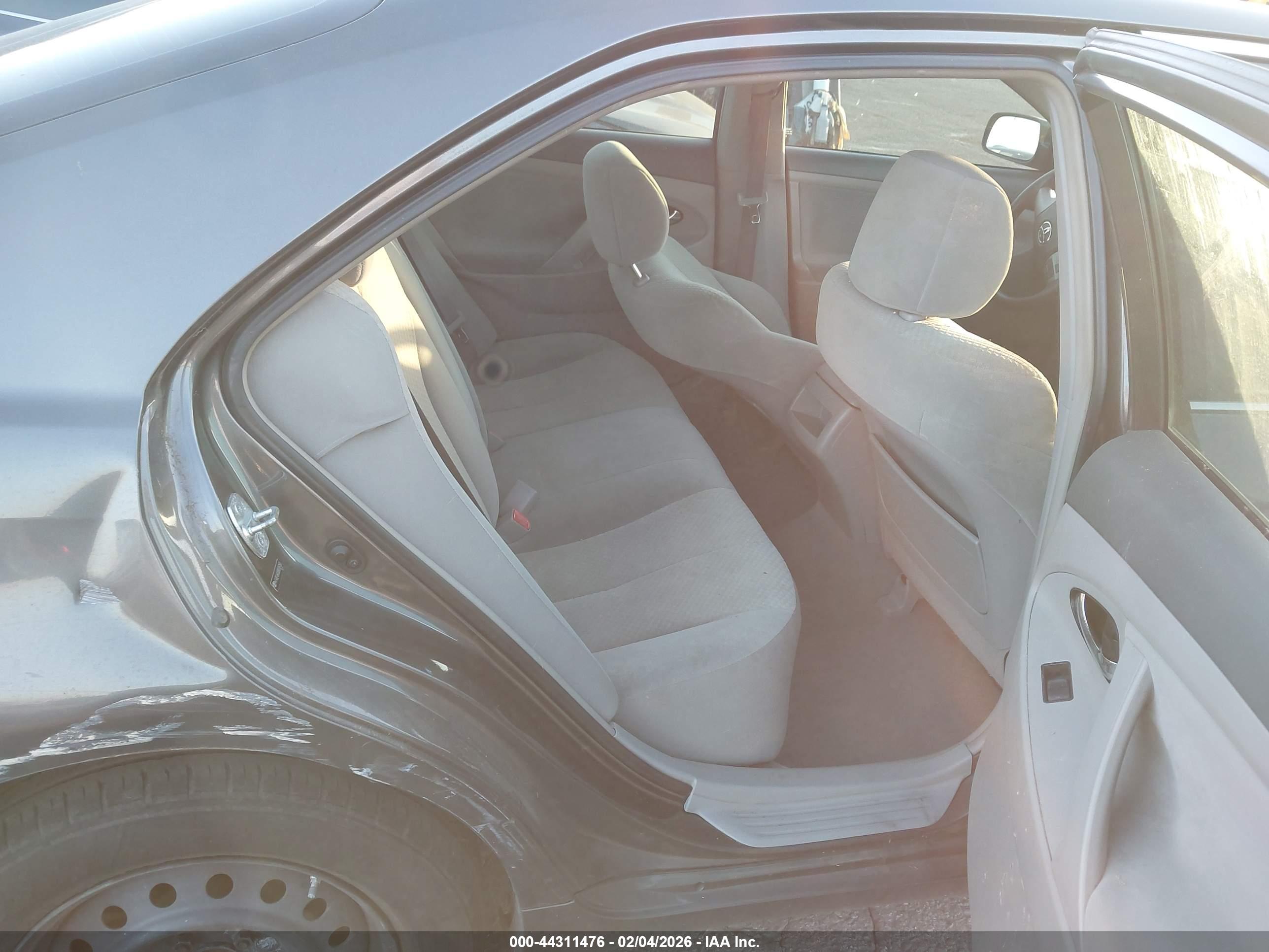 TOYOTA CAMRY image 8