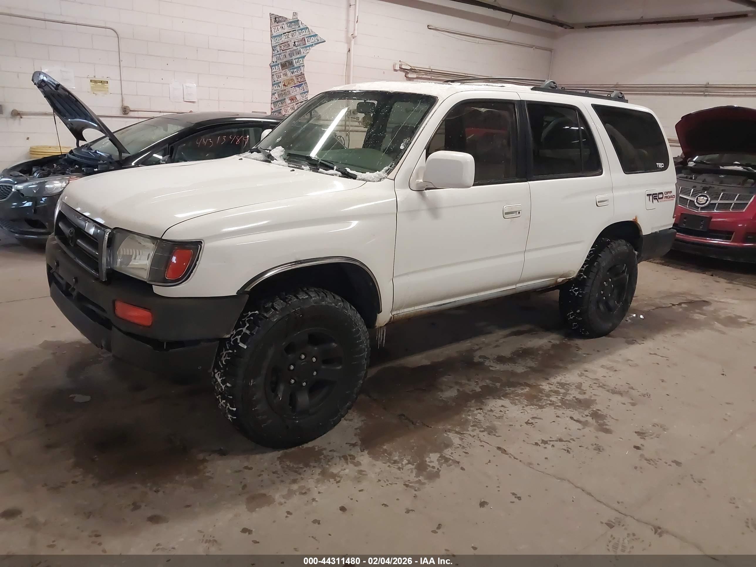 TOYOTA 4RUNNER image 2