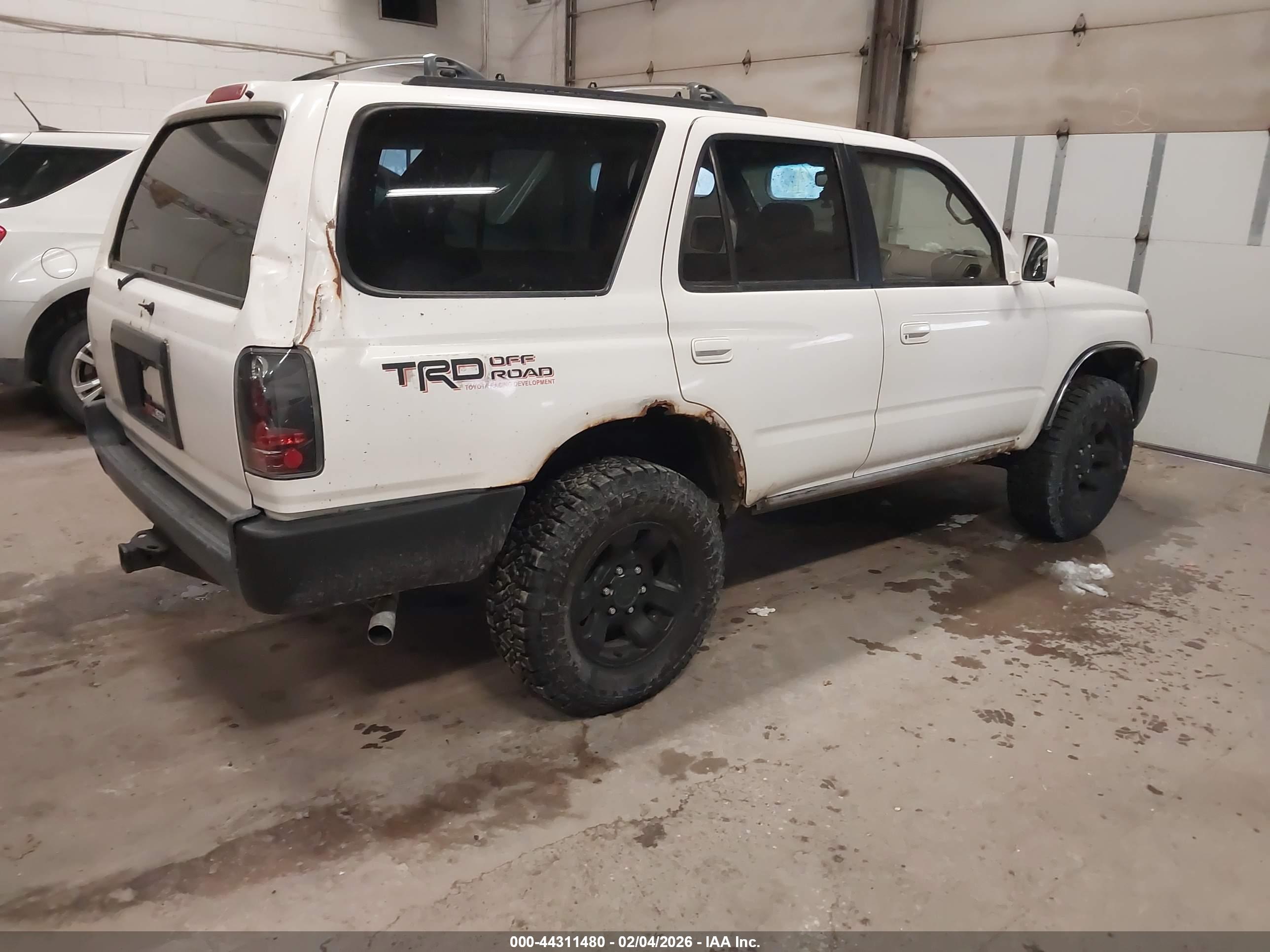 TOYOTA 4RUNNER image 4