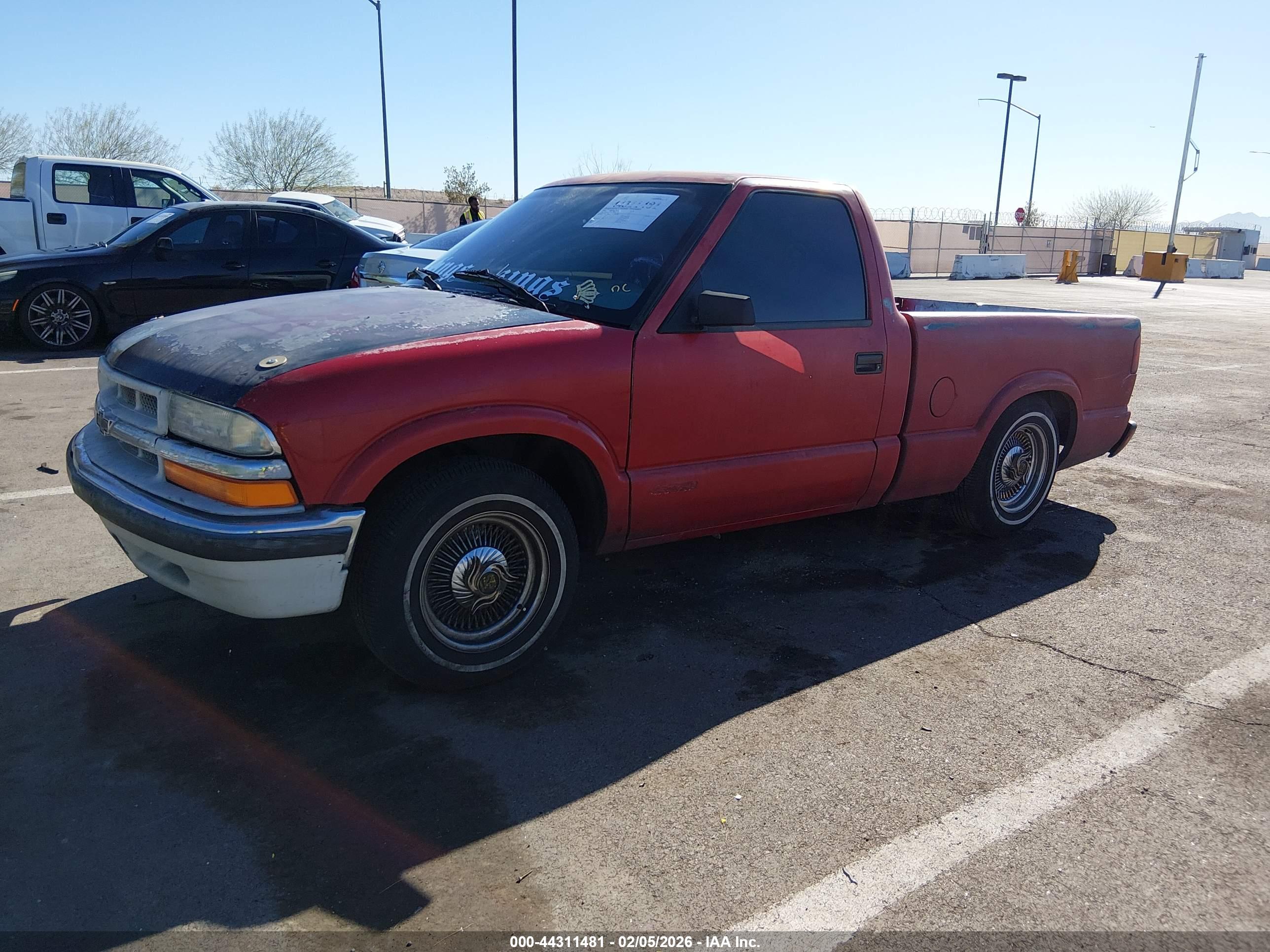 CHEVROLET S-10 image 2